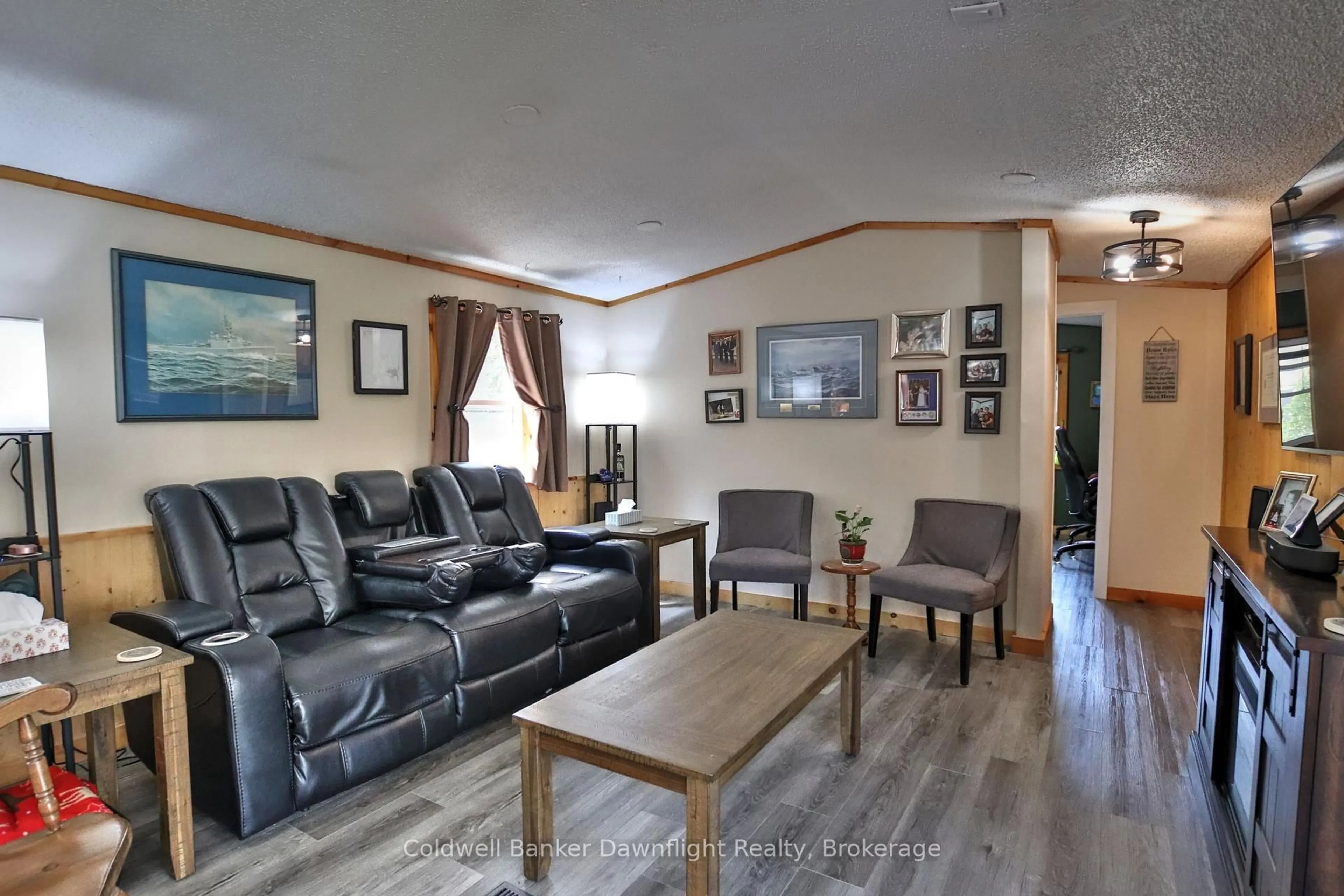 Living room with furniture, unknown for 75049 Hensall R #8 Second Ave, Huron East Ontario N0K 1W0