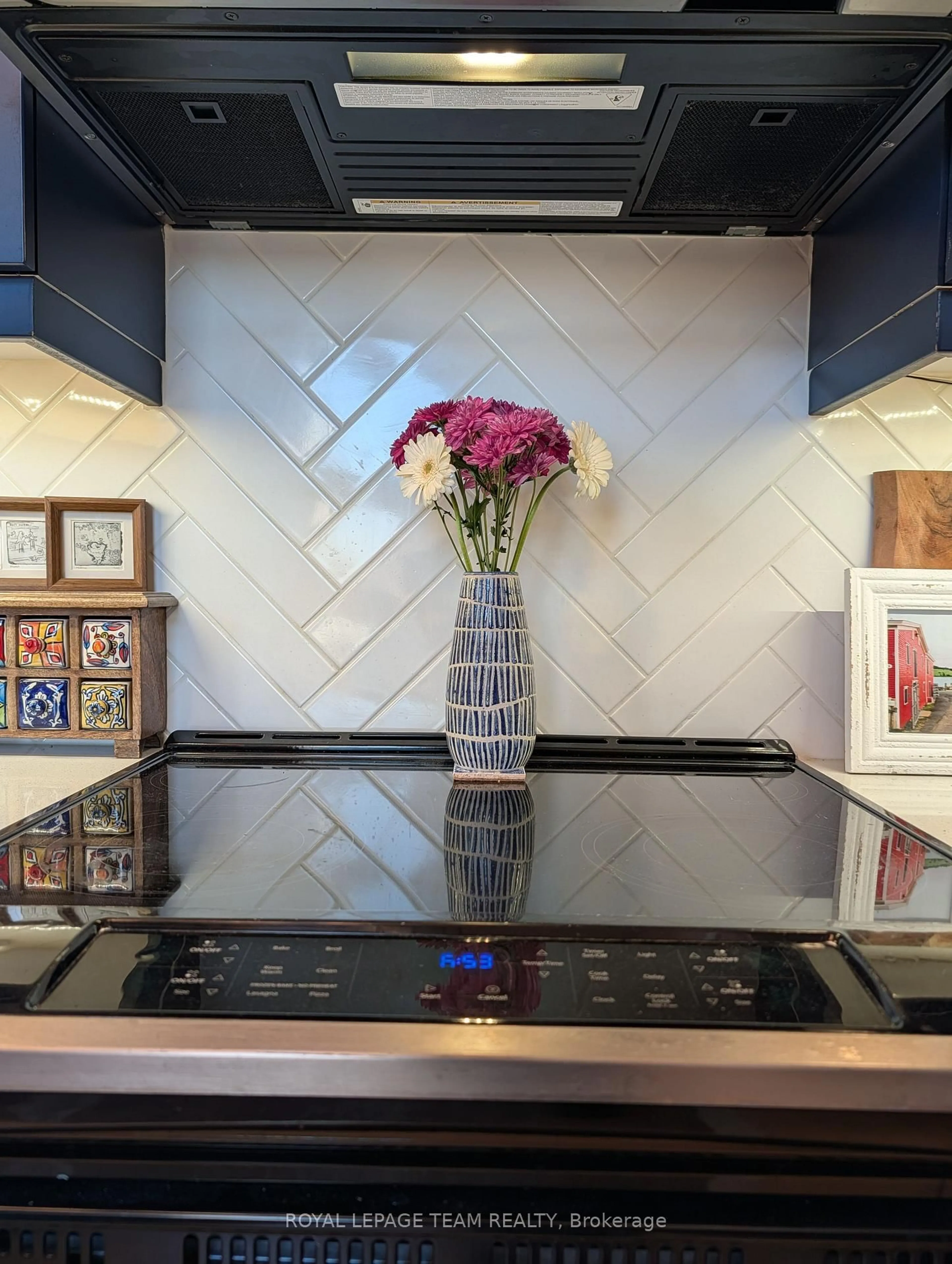 Contemporary kitchen, ceramic/tile floor for 101 Pinhey St #304, Ottawa Ontario K1Y 1V9