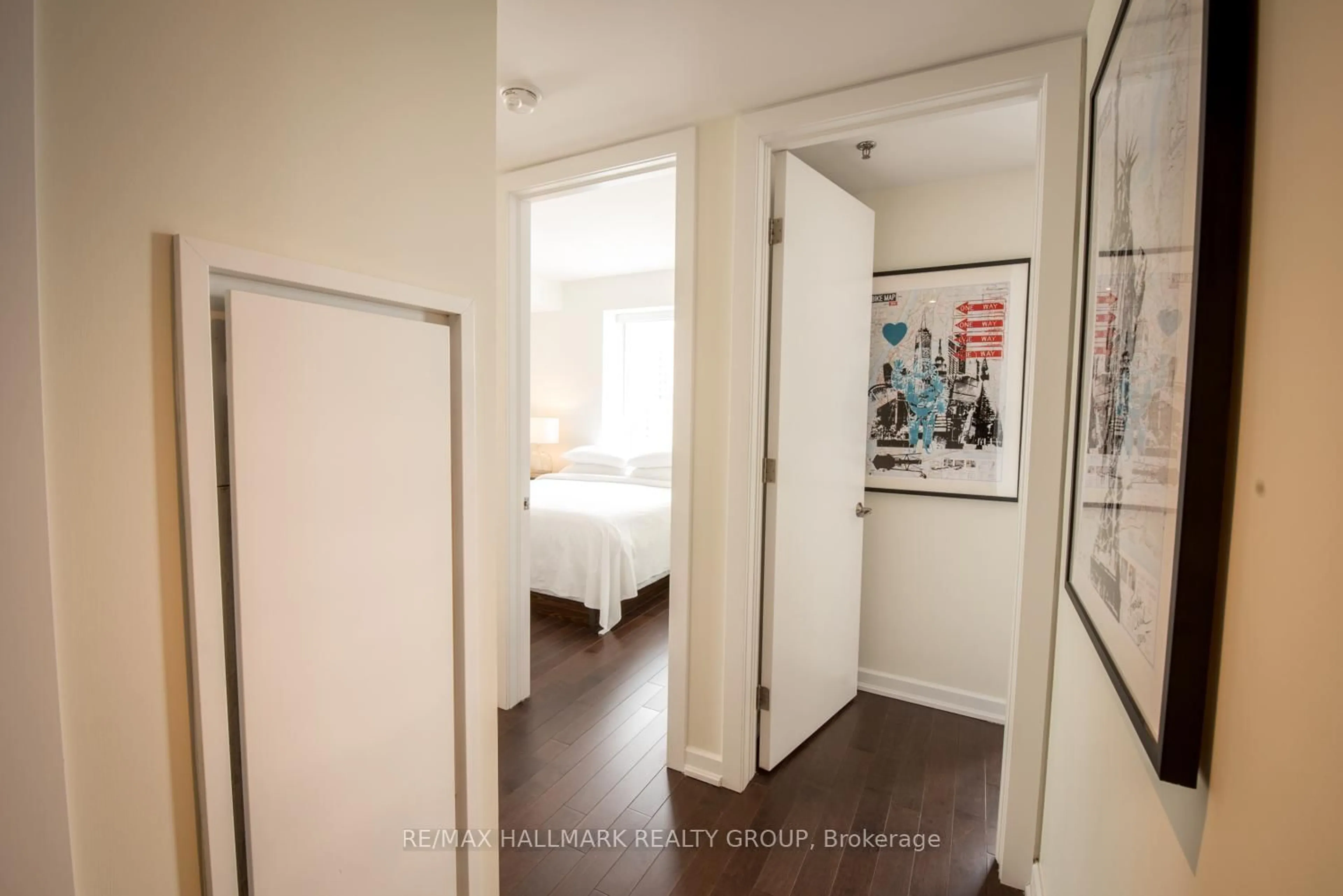 Unknown for 300 Lisgar St #1203, Ottawa Ontario K2P 0E2