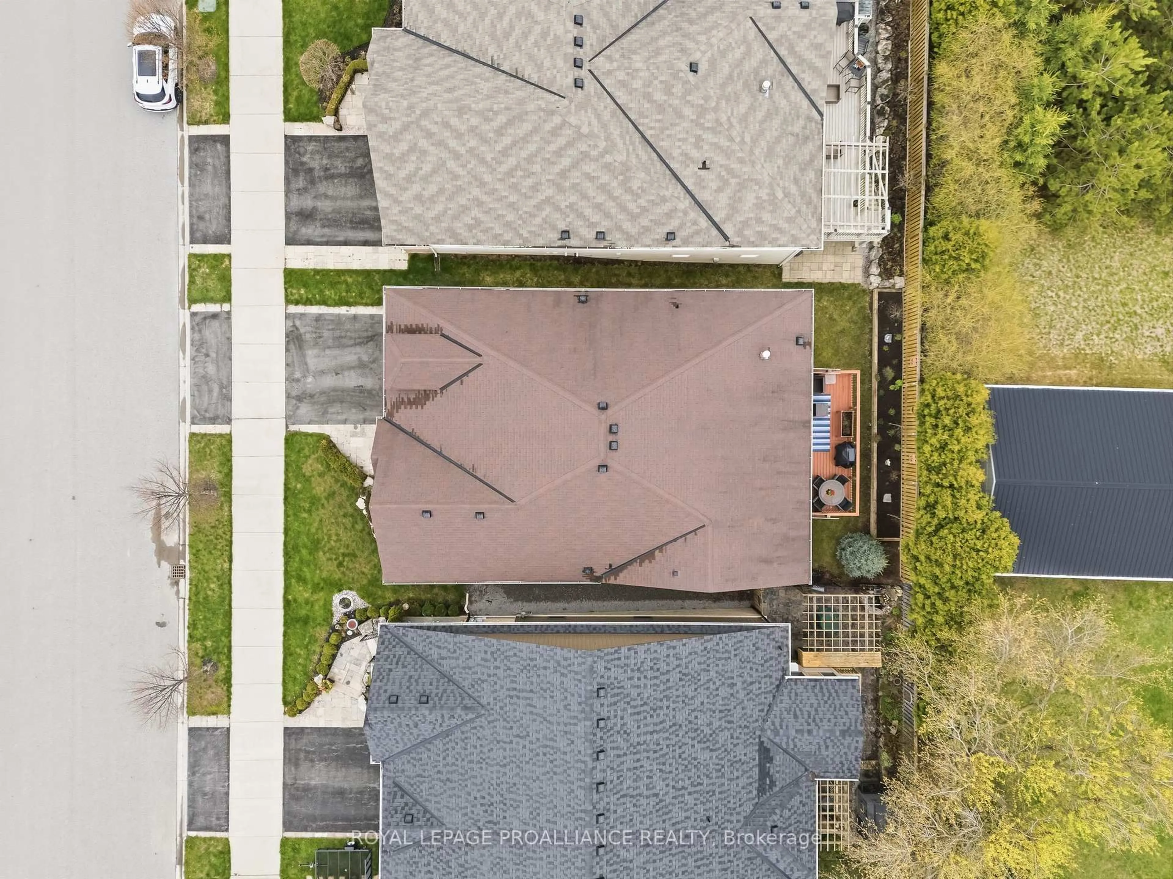 A pic from outside/outdoor area/front of a property/back of a property/a pic from drone, street for 96 White Dr, Port Hope Ontario L1A 0B6