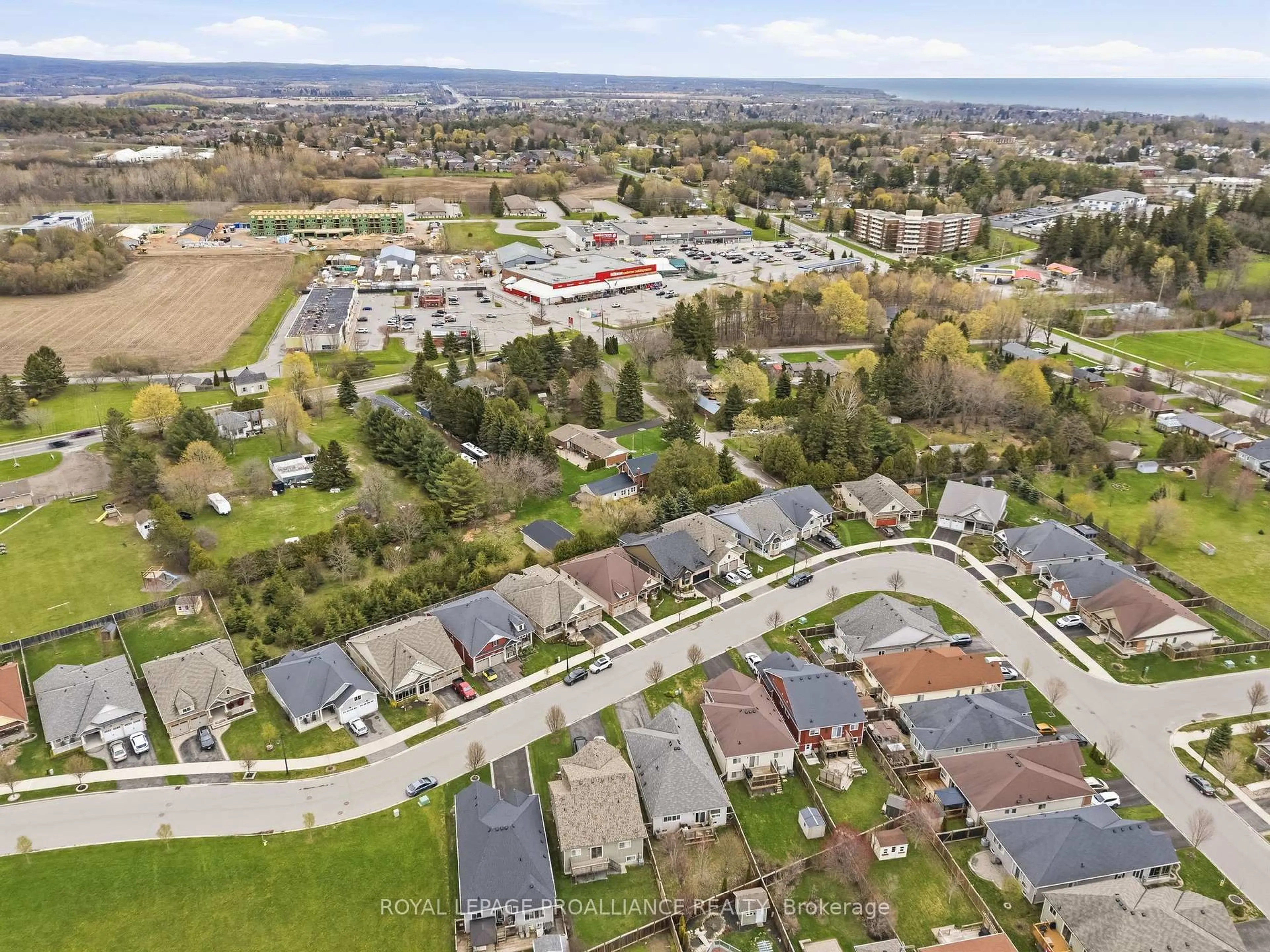 A pic from outside/outdoor area/front of a property/back of a property/a pic from drone, street for 96 White Dr, Port Hope Ontario L1A 0B6