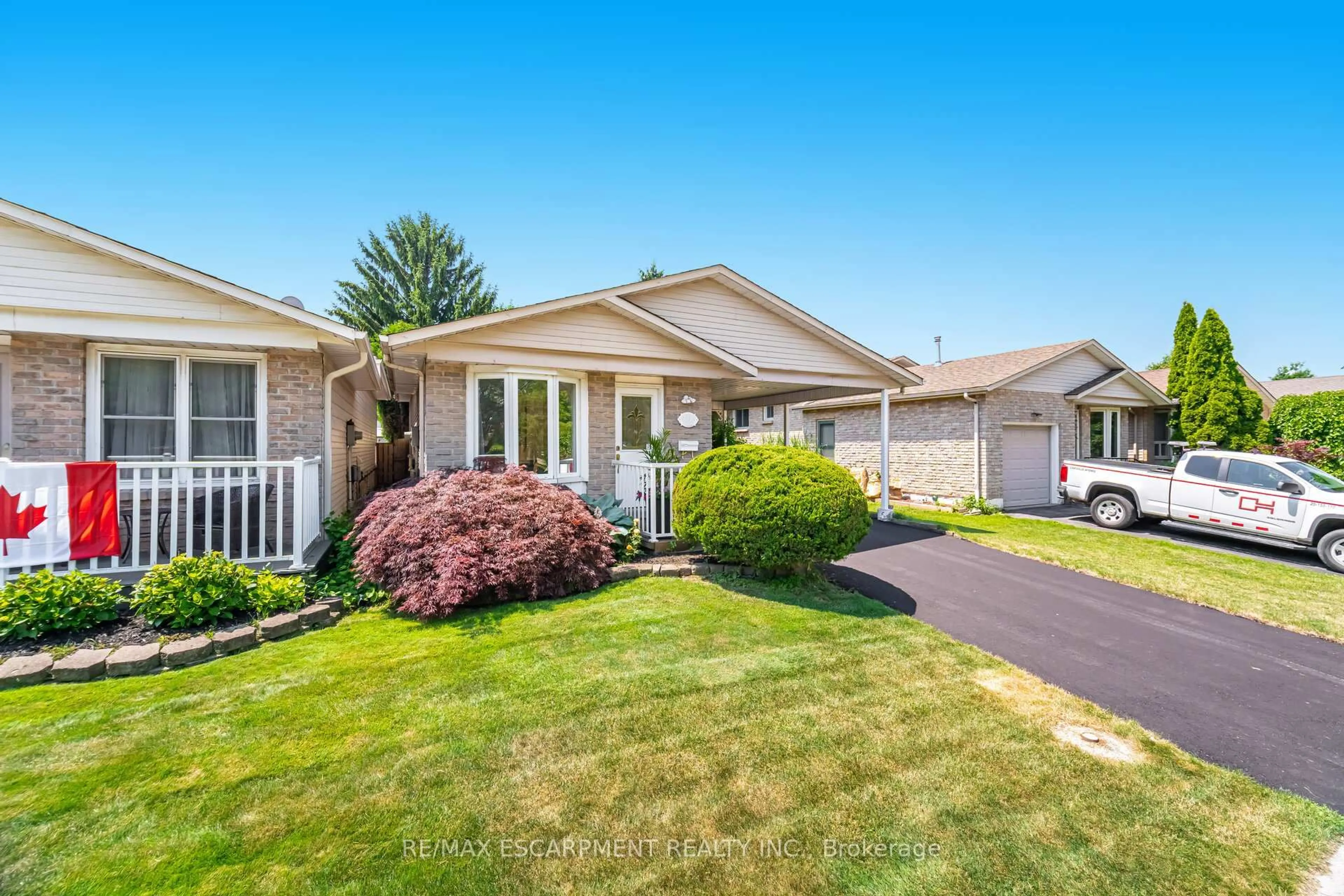 Home with vinyl exterior material, street for 178 Athenia Dr, Hamilton Ontario L8J 1V8