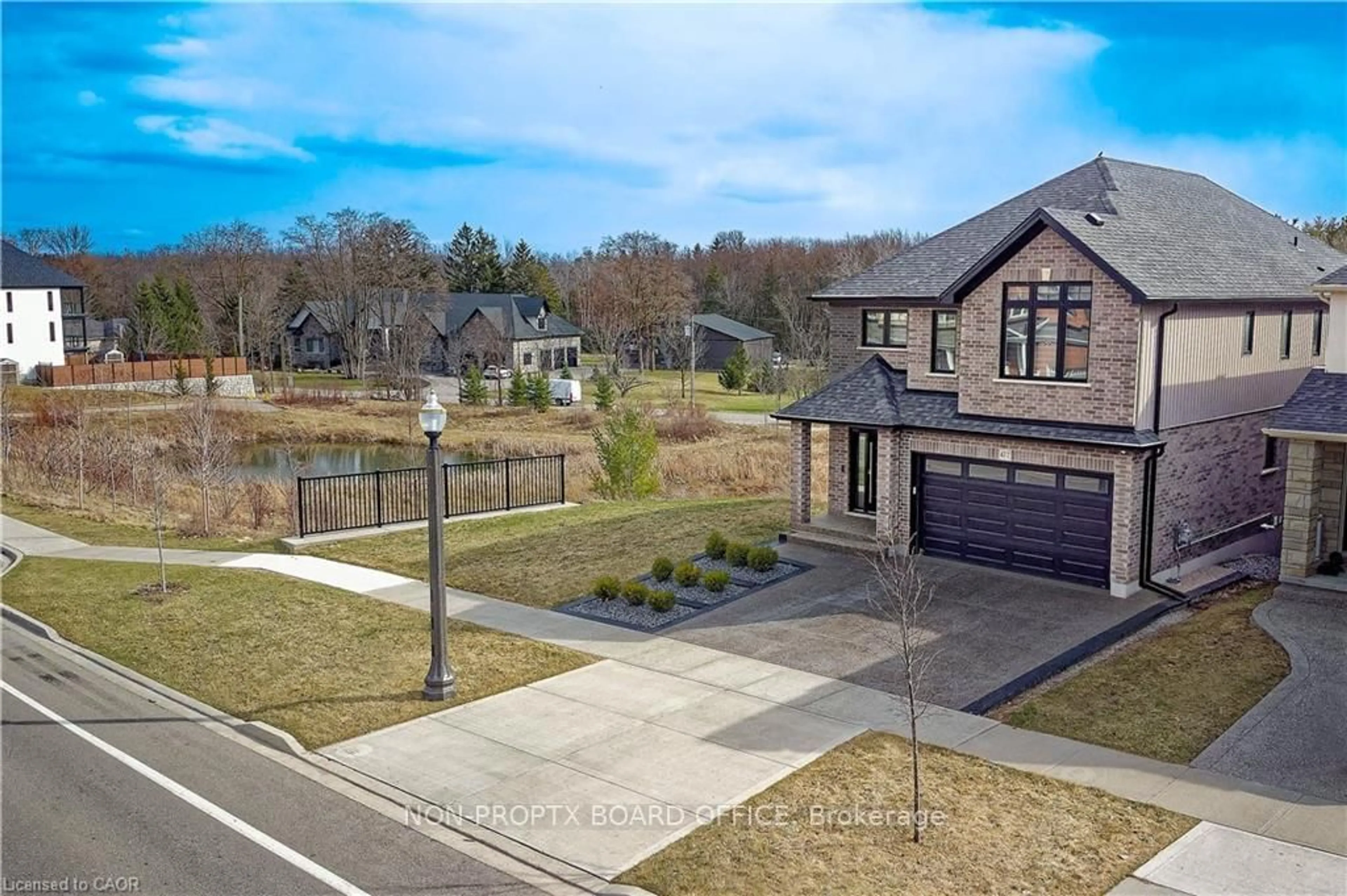 A pic from outside/outdoor area/front of a property/back of a property/a pic from drone, street for 477 Blair Creek Dr, Kitchener Ontario N2P 0H6