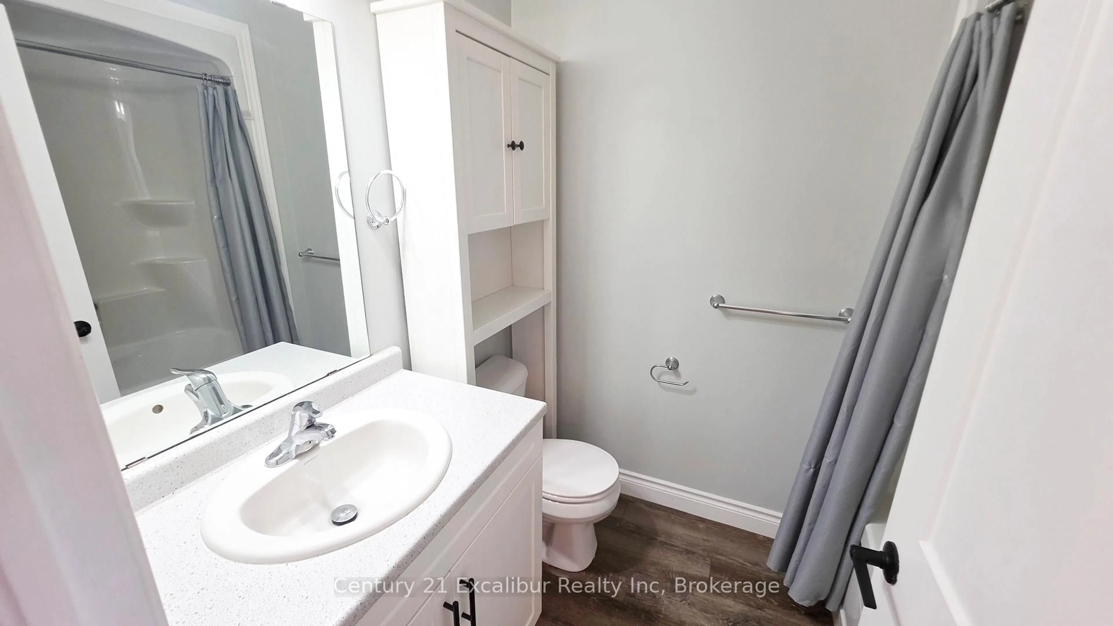 Standard bathroom, unknown for 360 Queen St #4B, Centre Wellington Ontario N1M 1T4
