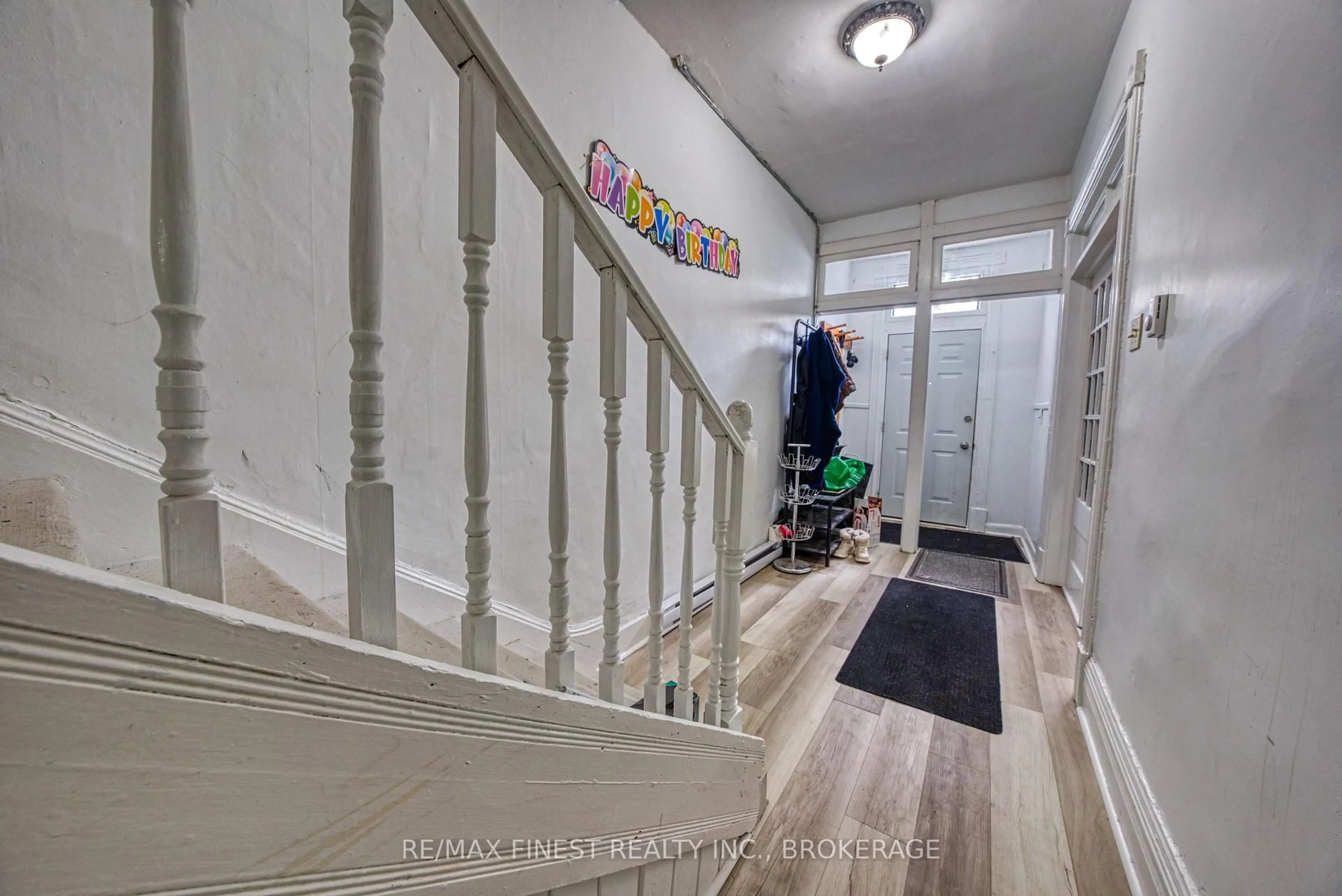 Indoor entryway for 364 Alfred St, Kingston Ontario K7K 4H7