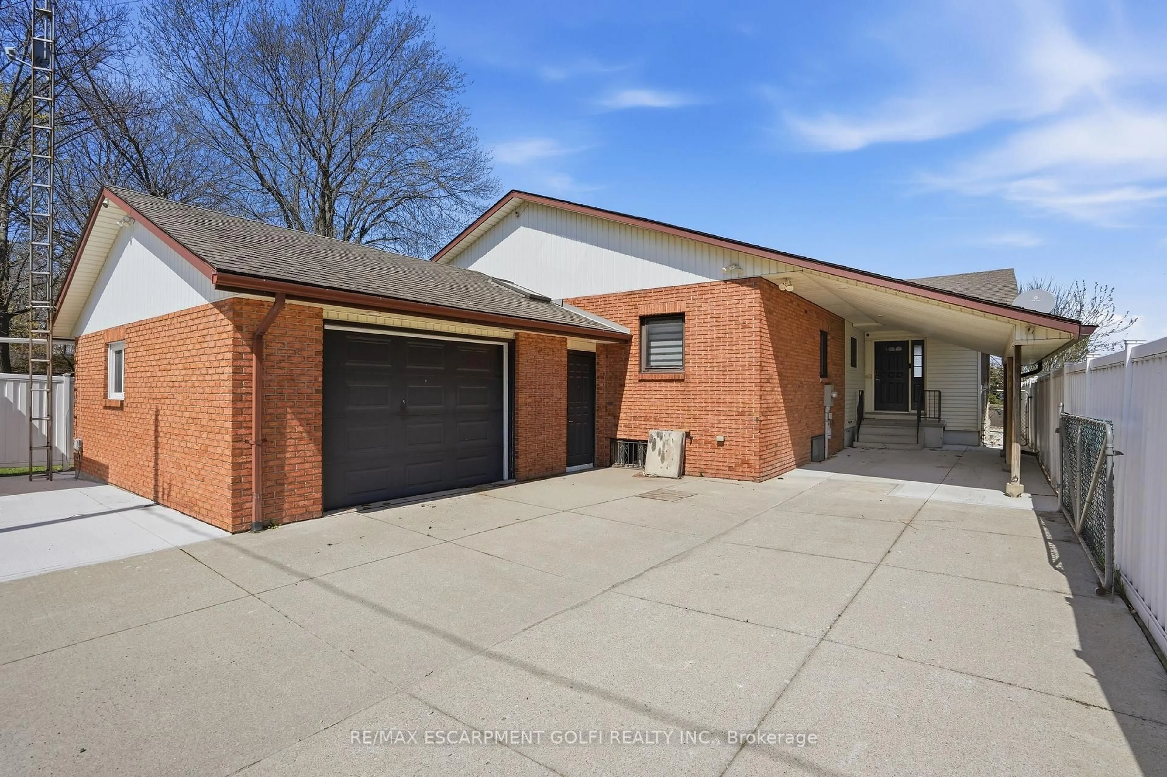 Home with brick exterior material, street for 8 Firelane 14D Rd, Niagara-on-the-Lake Ontario L0S 1J0