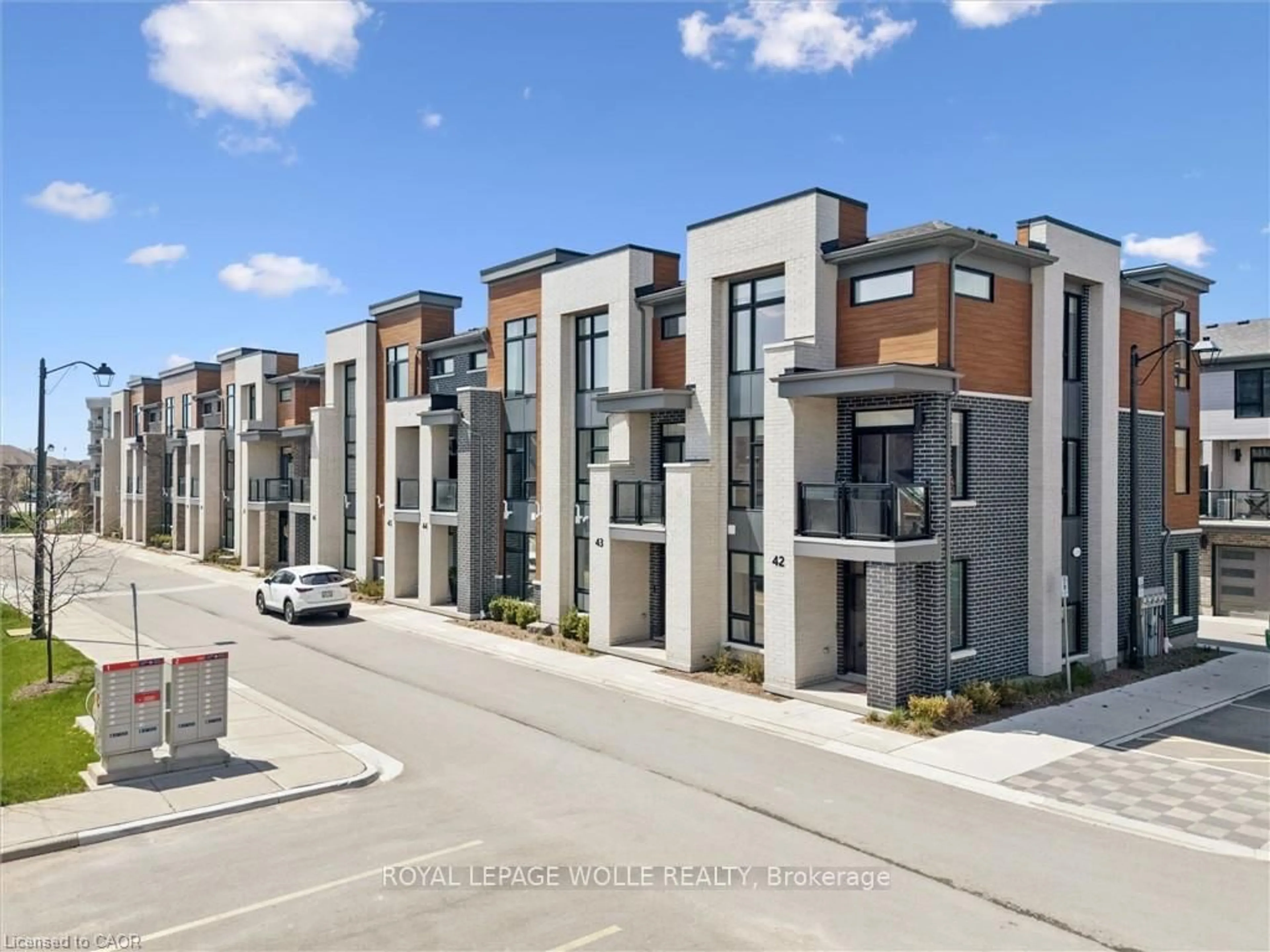 A pic from outside/outdoor area/front of a property/back of a property/a pic from drone, street for 271 Grey Silo Rd #42, Waterloo Ontario N2K 0E9