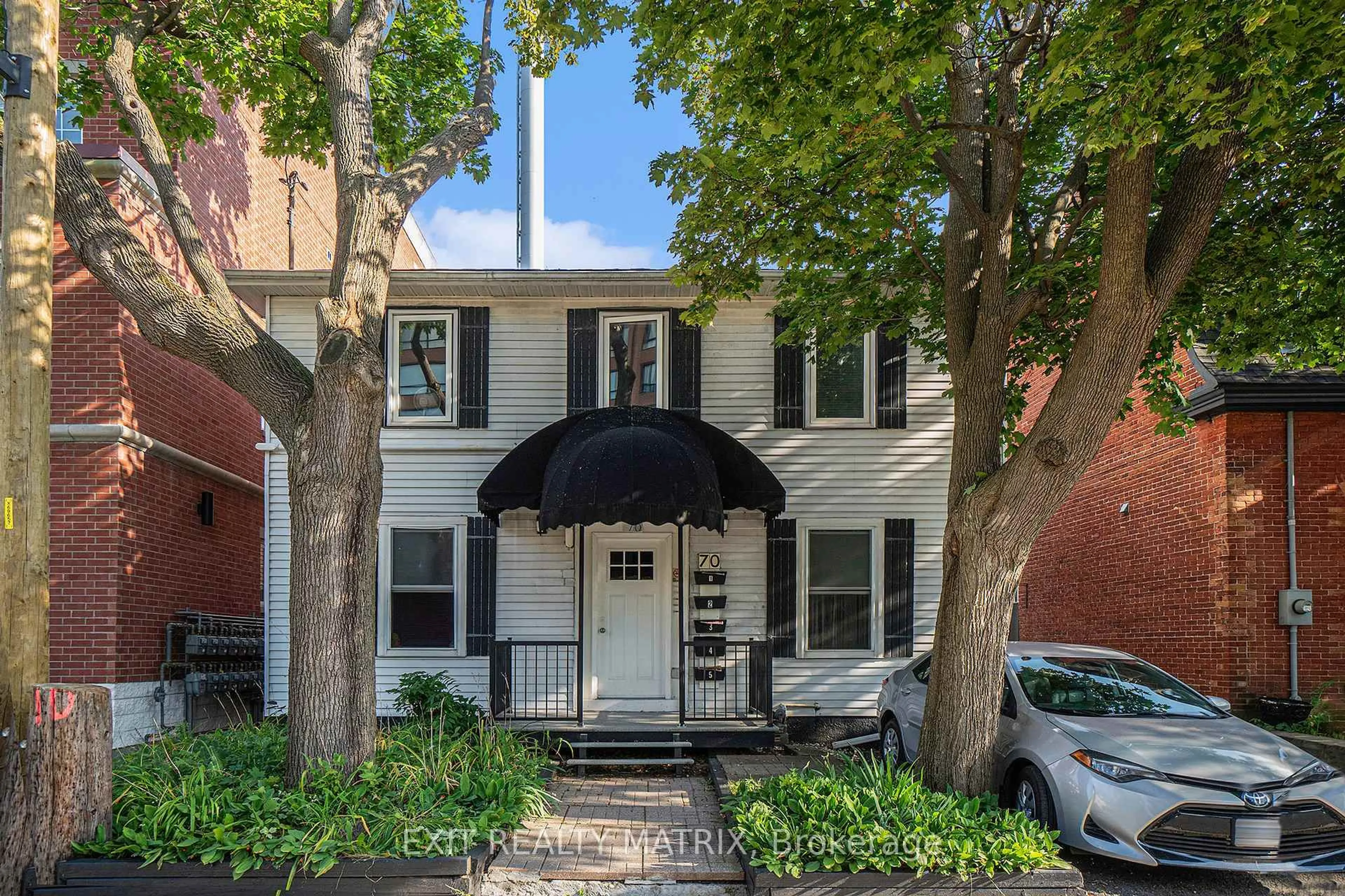 Home with brick exterior material, street for 70 Bolton St, Ottawa Ontario K1N 5A9