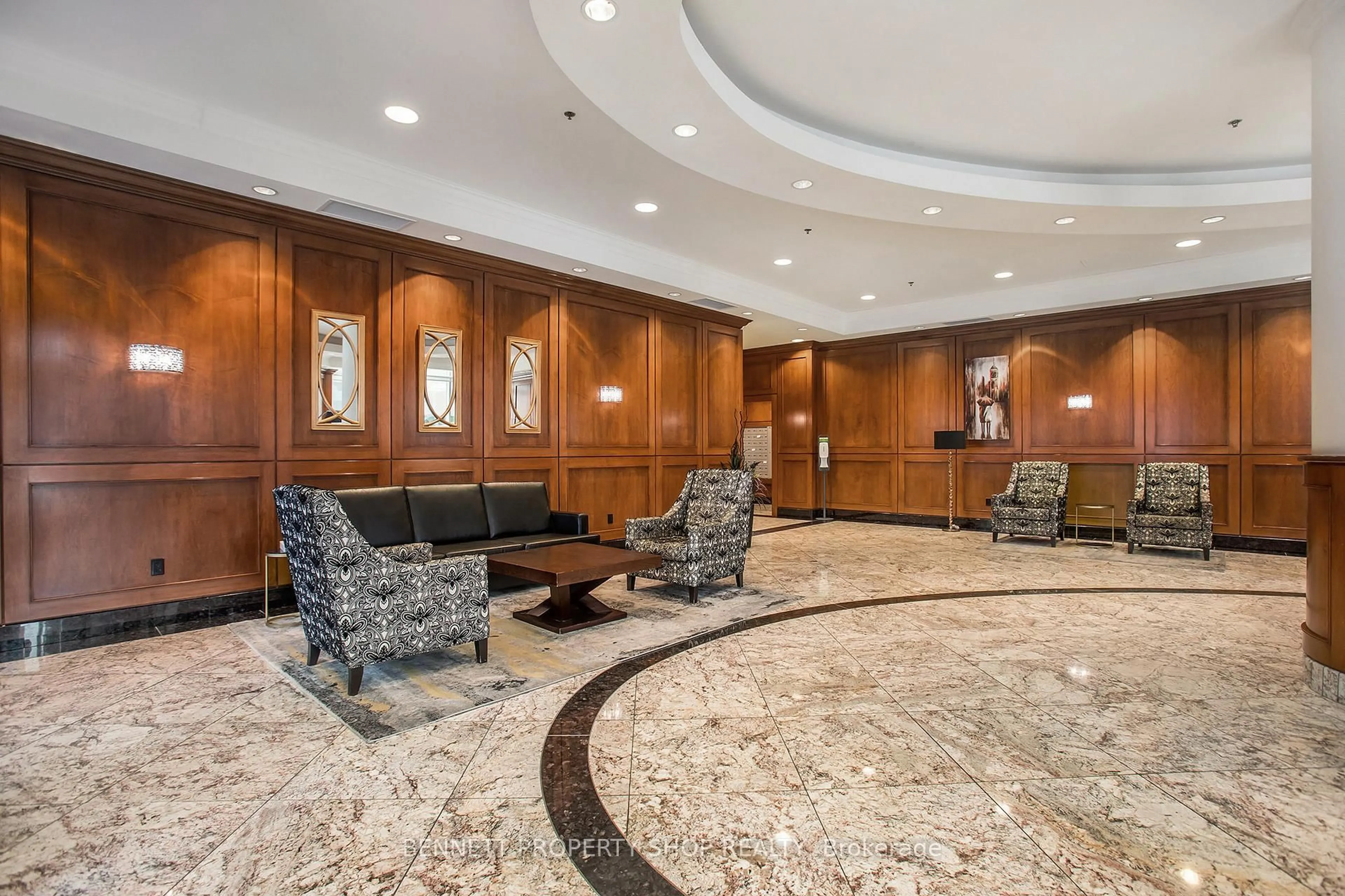 Lobby for 242 Rideau St #807, Ottawa Ontario K1N 0B7