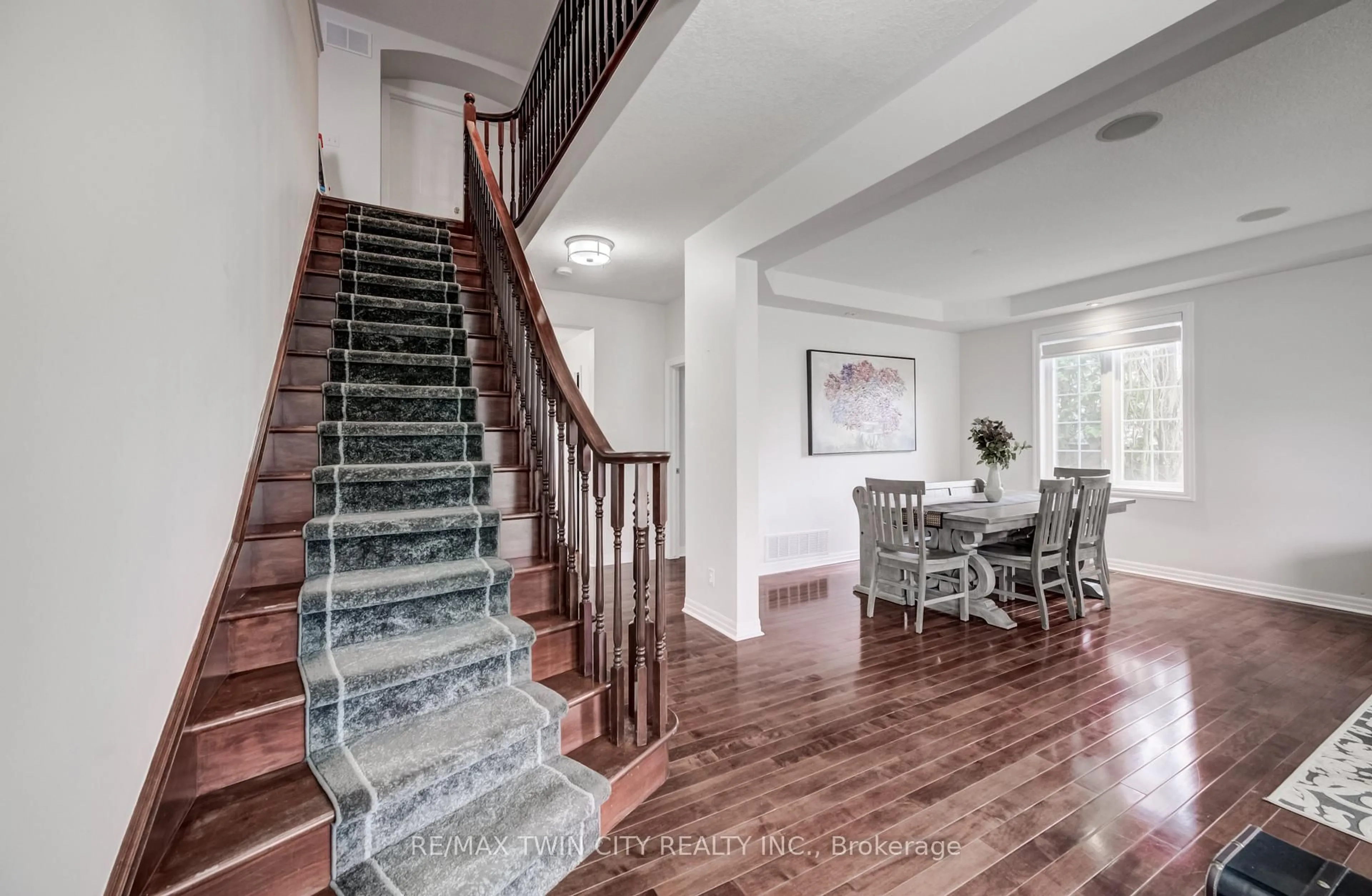 Stairs for 47 Dellgrove Circ, Cambridge Ontario N1T 2J9