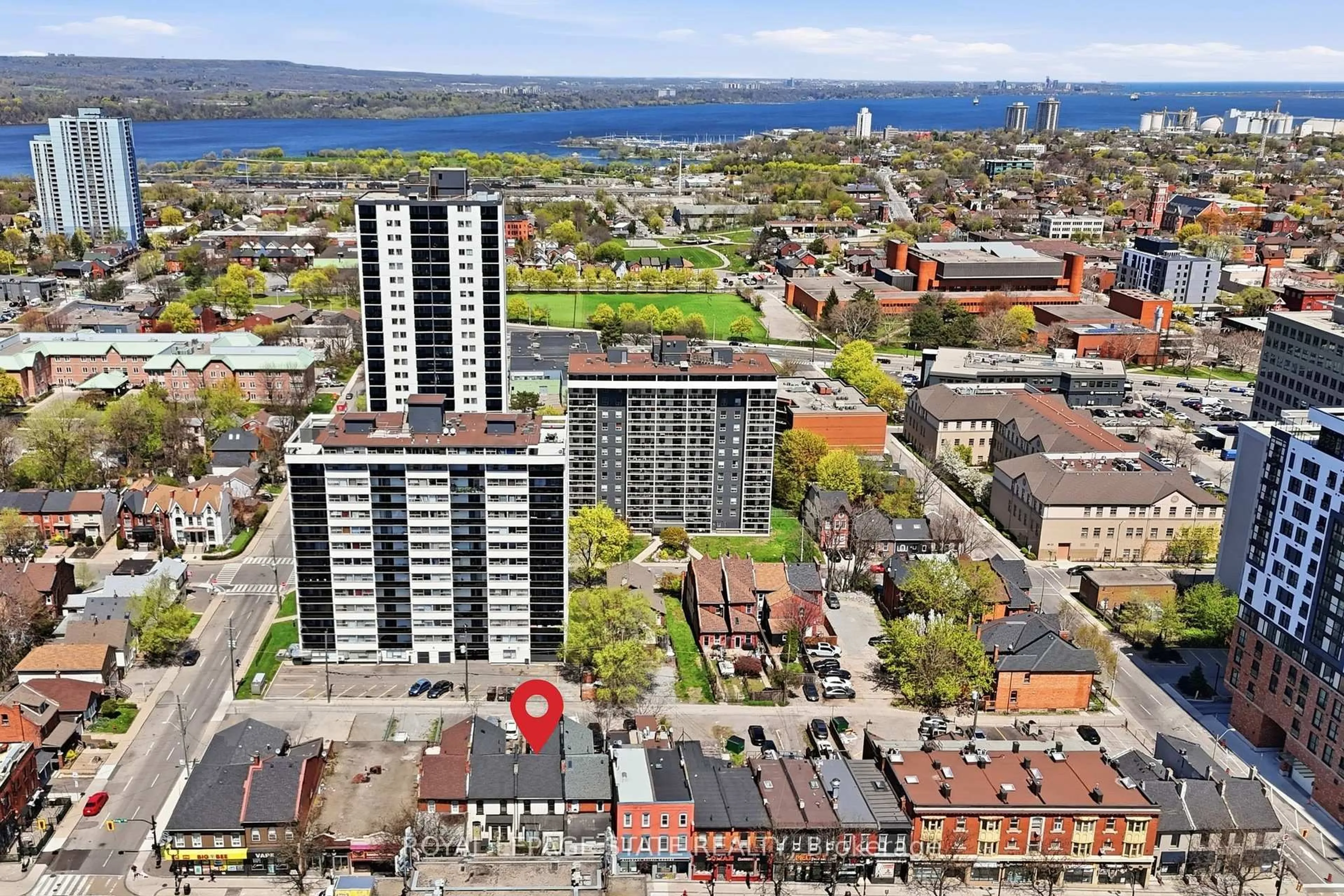 A pic from outside/outdoor area/front of a property/back of a property/a pic from drone, city buildings view from balcony for 252 King St, Hamilton Ontario L8P 1A9