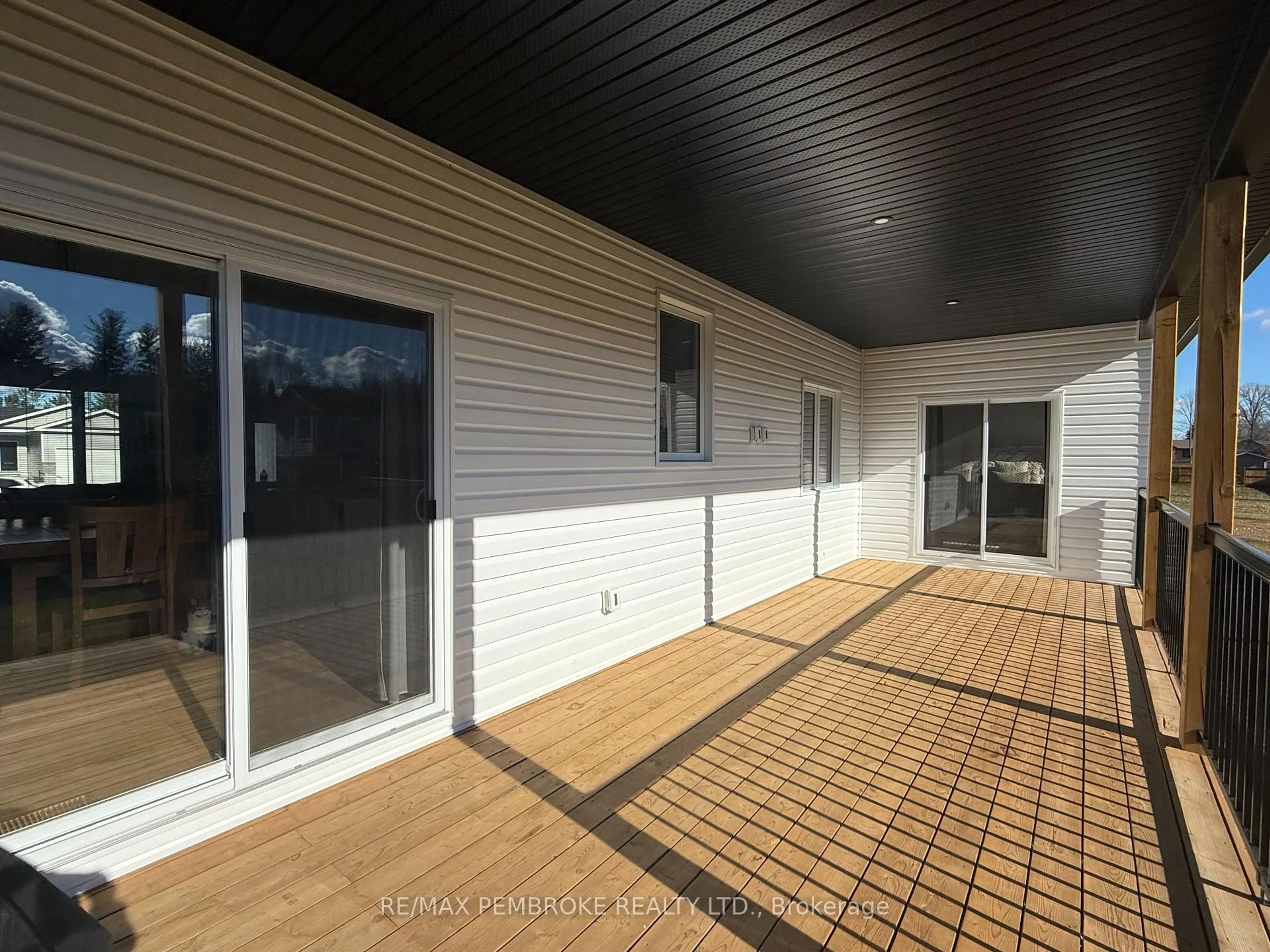 Unknown for 18 Durant St, Petawawa Ontario K8H 0G2