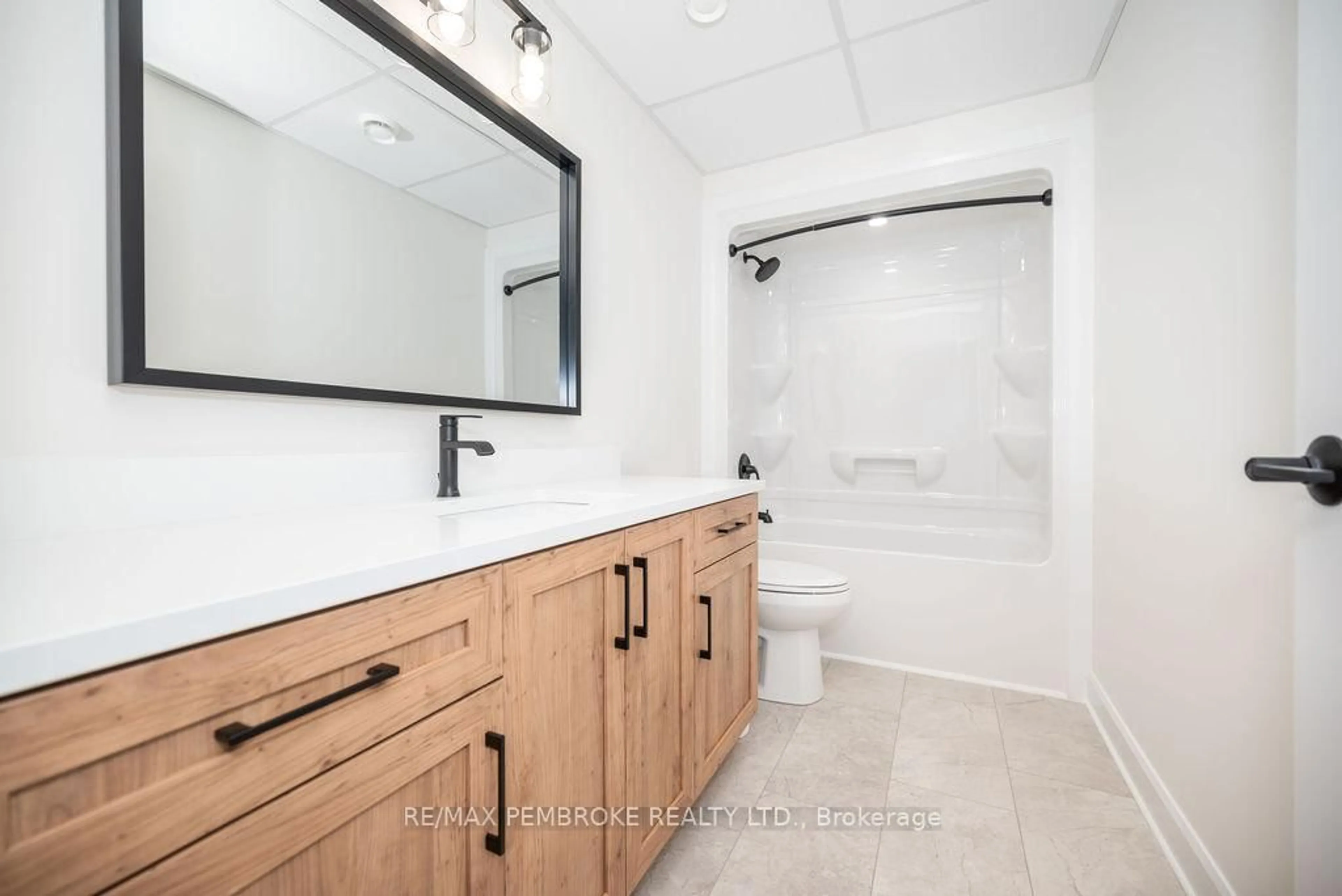 Contemporary bathroom, ceramic/tile floor for 18 Durant St, Petawawa Ontario K8H 0G2