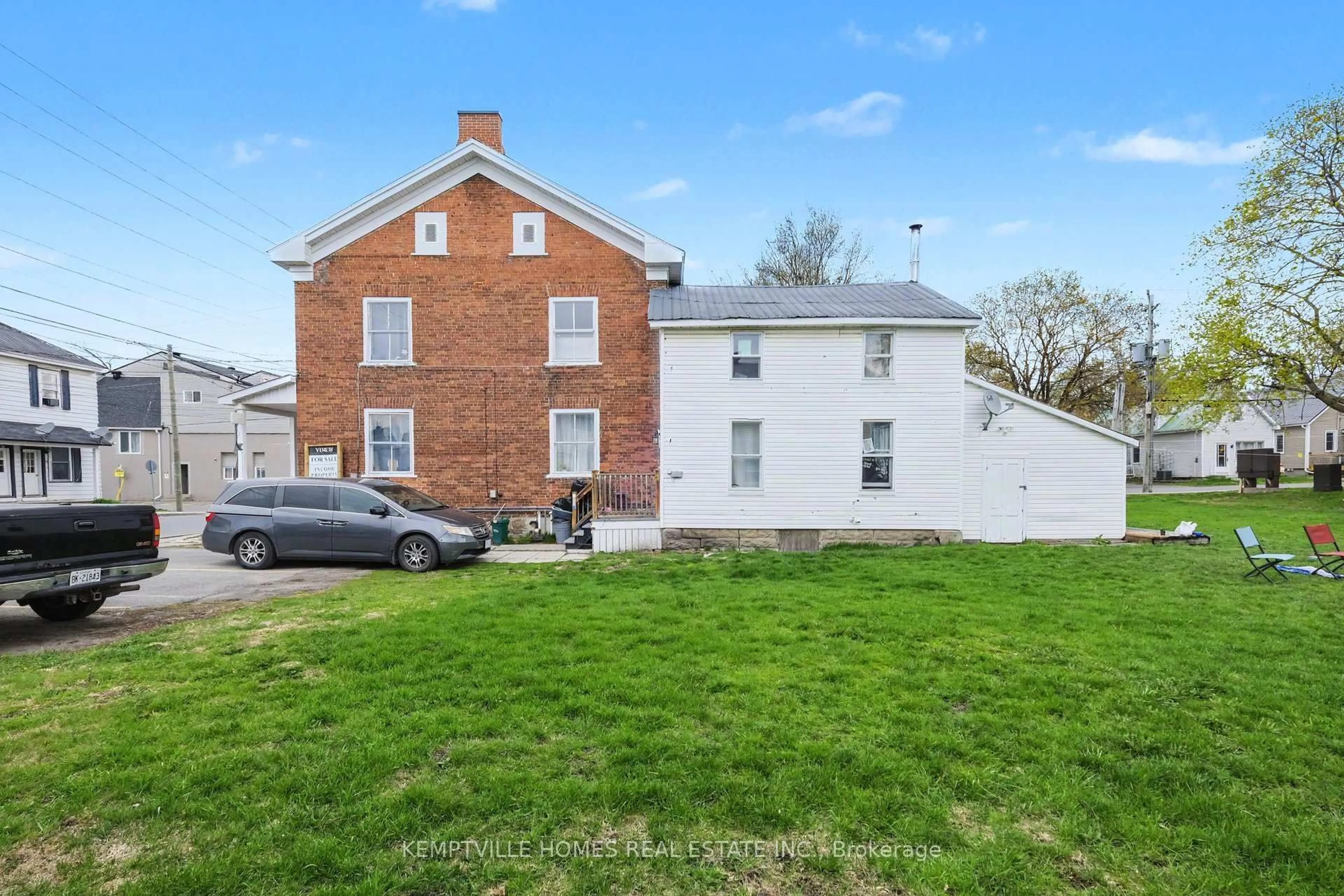 A pic from outside/outdoor area/front of a property/back of a property/a pic from drone, building for 20 Asa St, North Grenville Ontario K0G 1J0