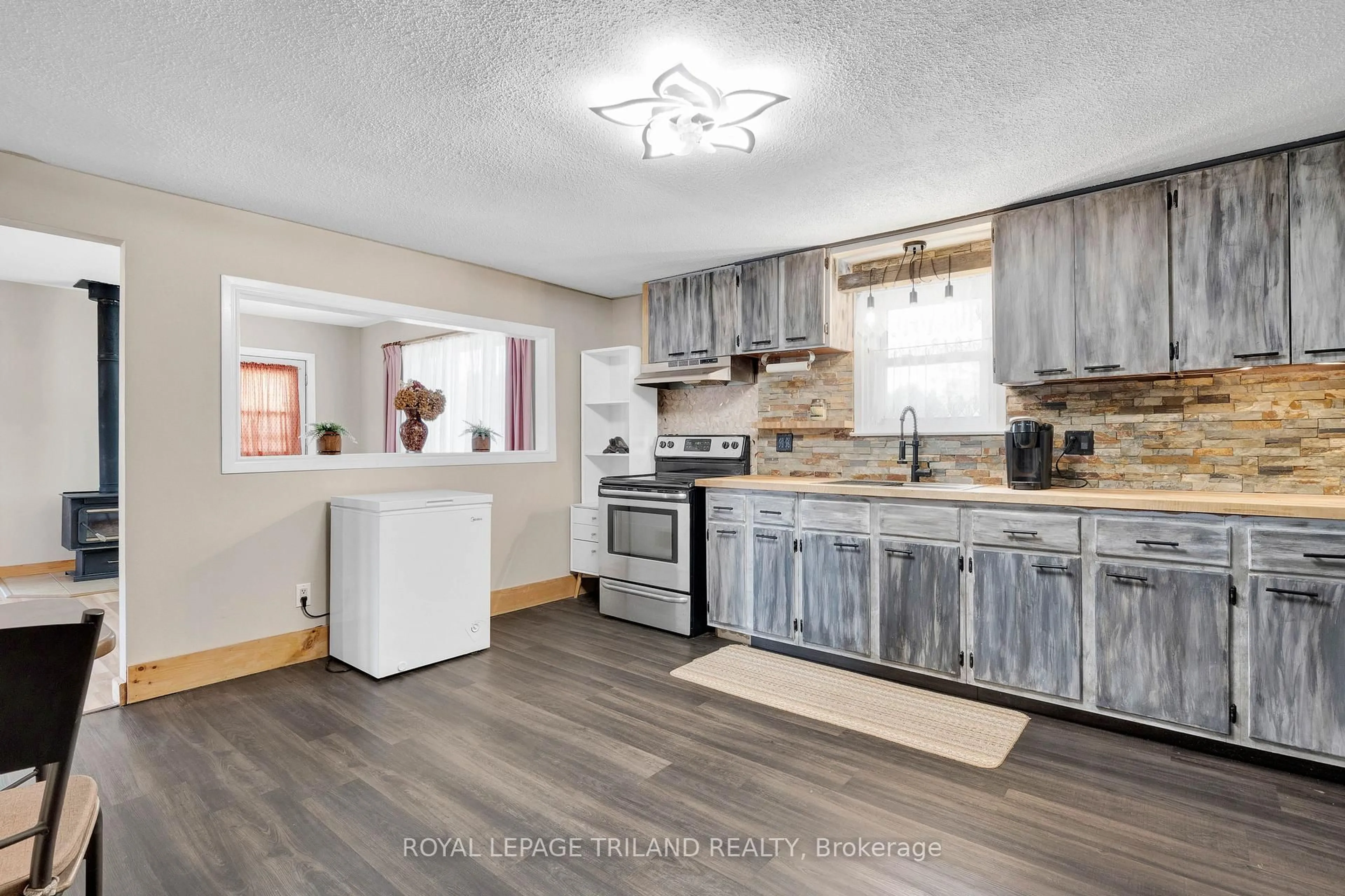 Open concept kitchen, unknown for 20236 Marsh Line, West Elgin Ontario N0L 2C0