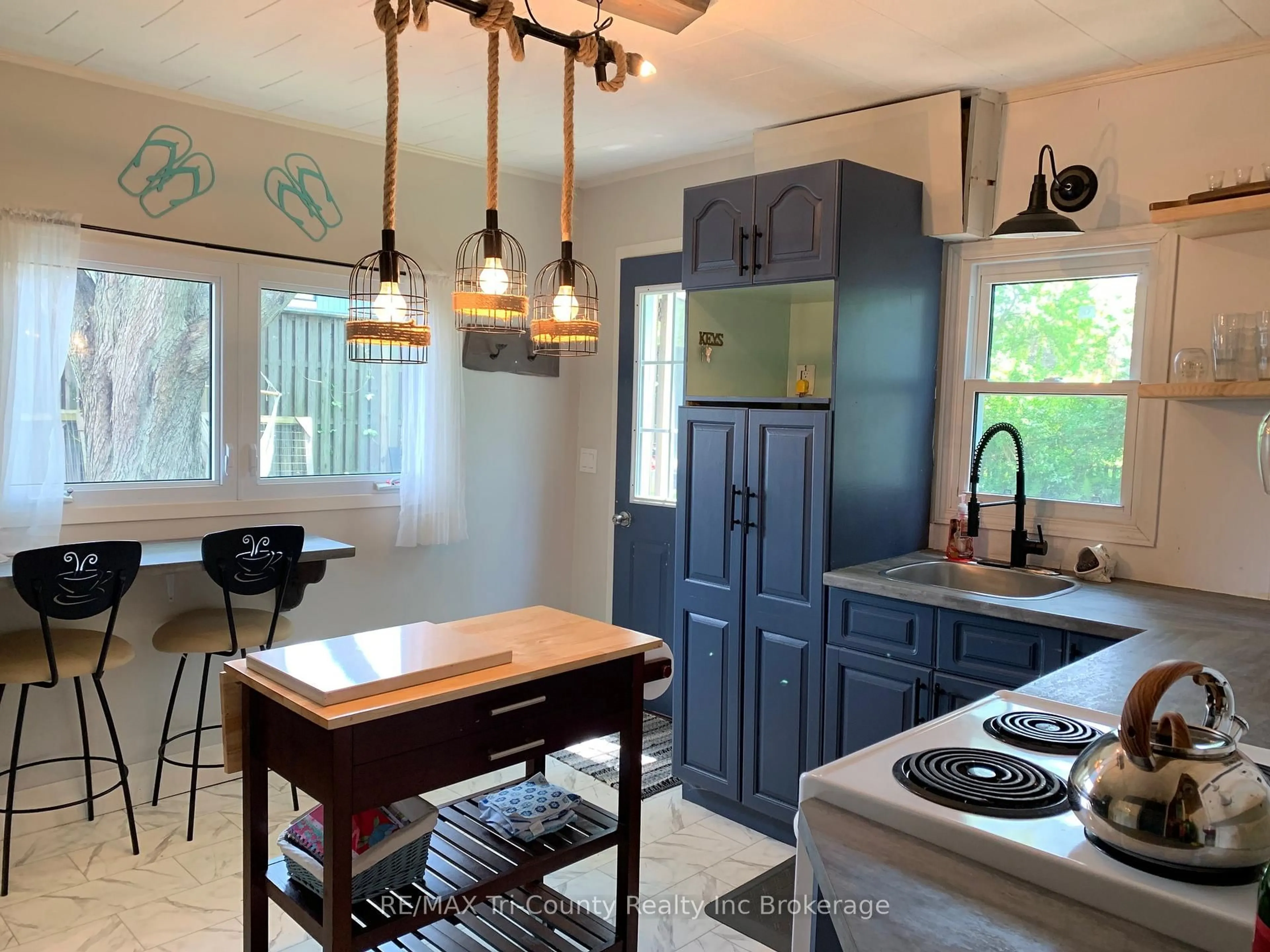 Open concept kitchen, ceramic/tile floor for 11 Elizabeth St, Bayham Ontario N0J 1T0