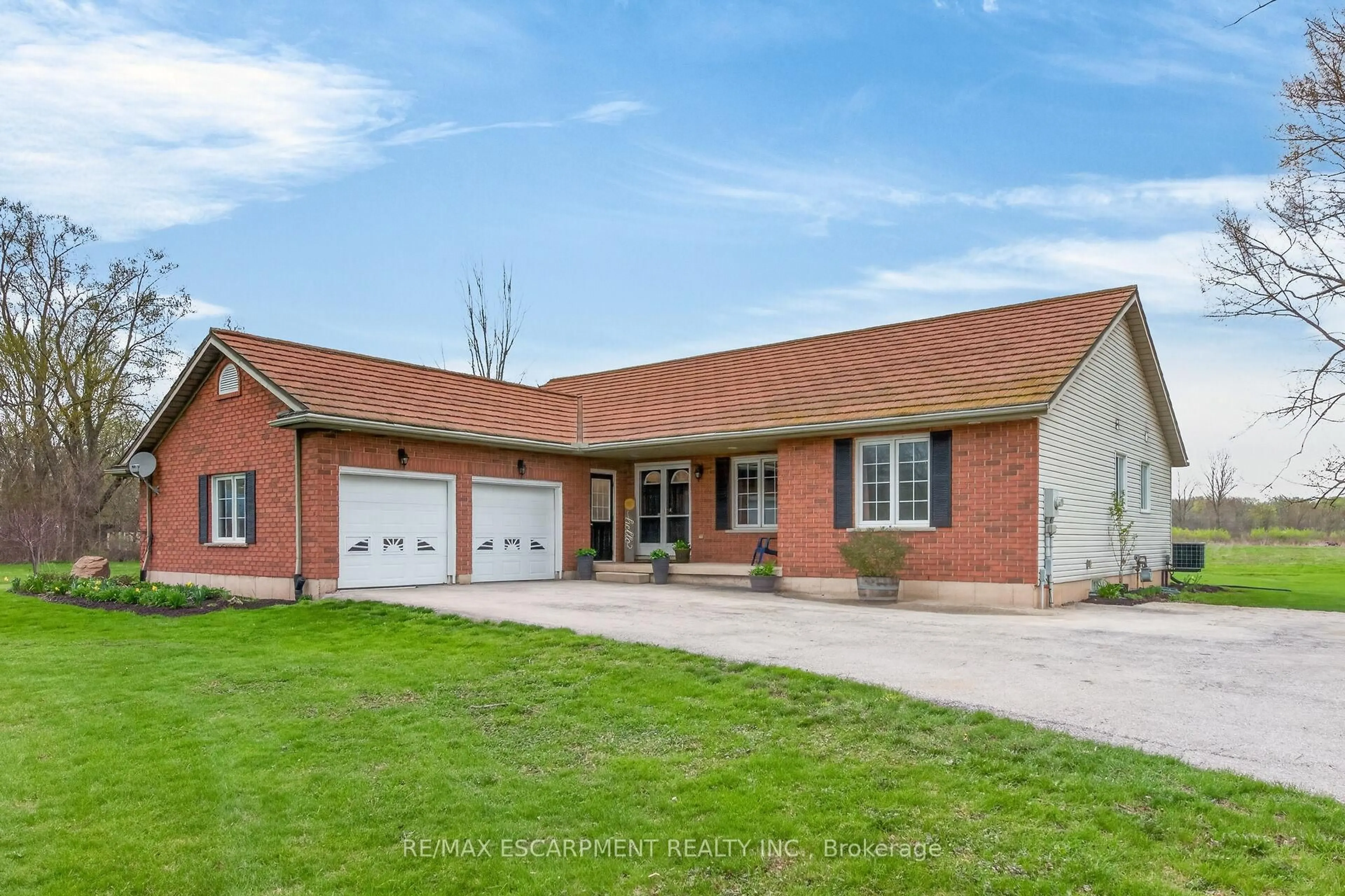 Home with brick exterior material, building for 8151 Hwy 3, Haldimand Ontario N1A 2W4