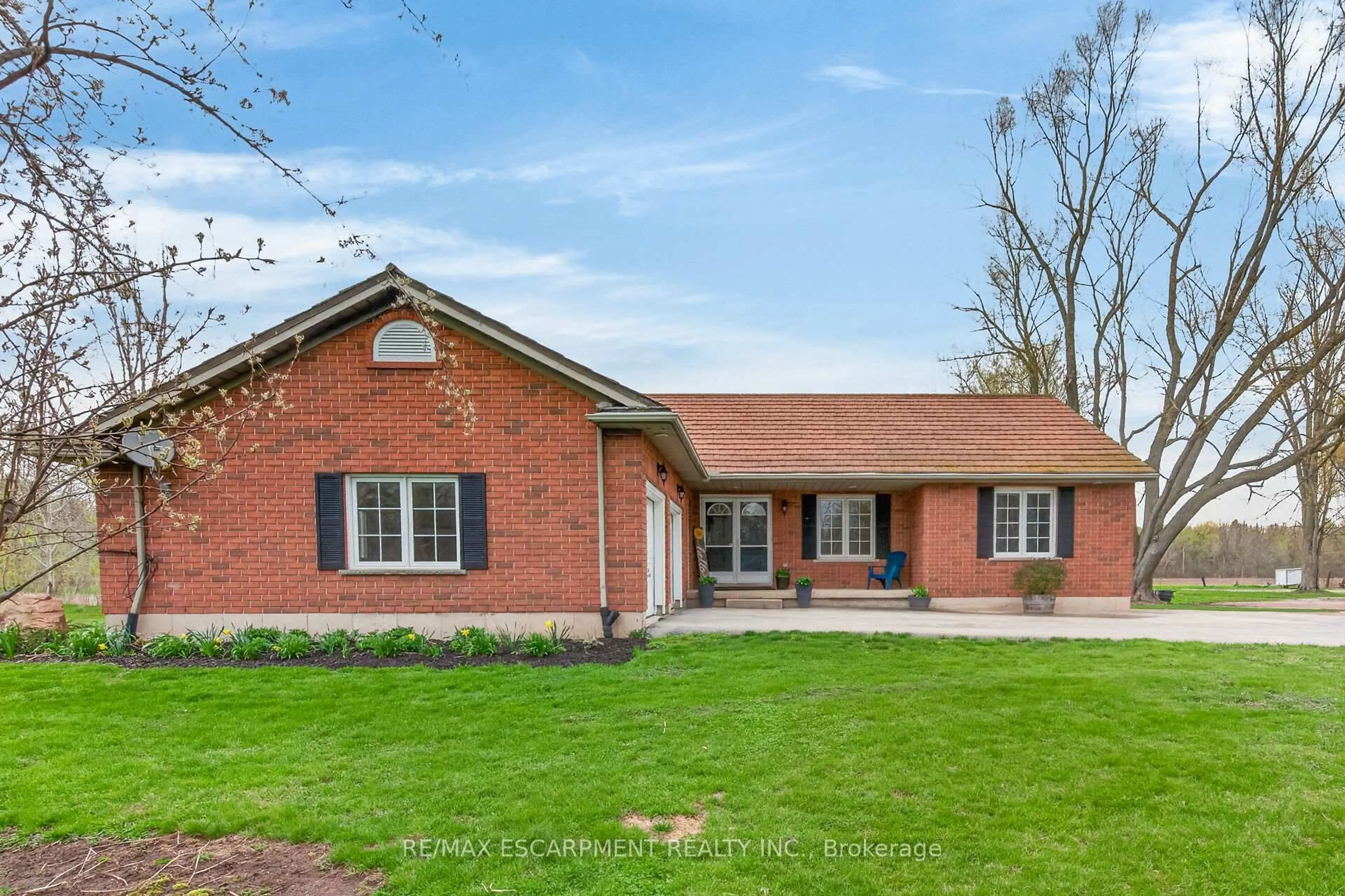 Home with brick exterior material, street for 8151 Hwy 3, Haldimand Ontario N1A 2W4