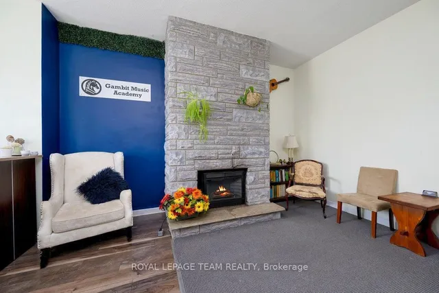 422 Donald B Munro Dr, Carp 4
