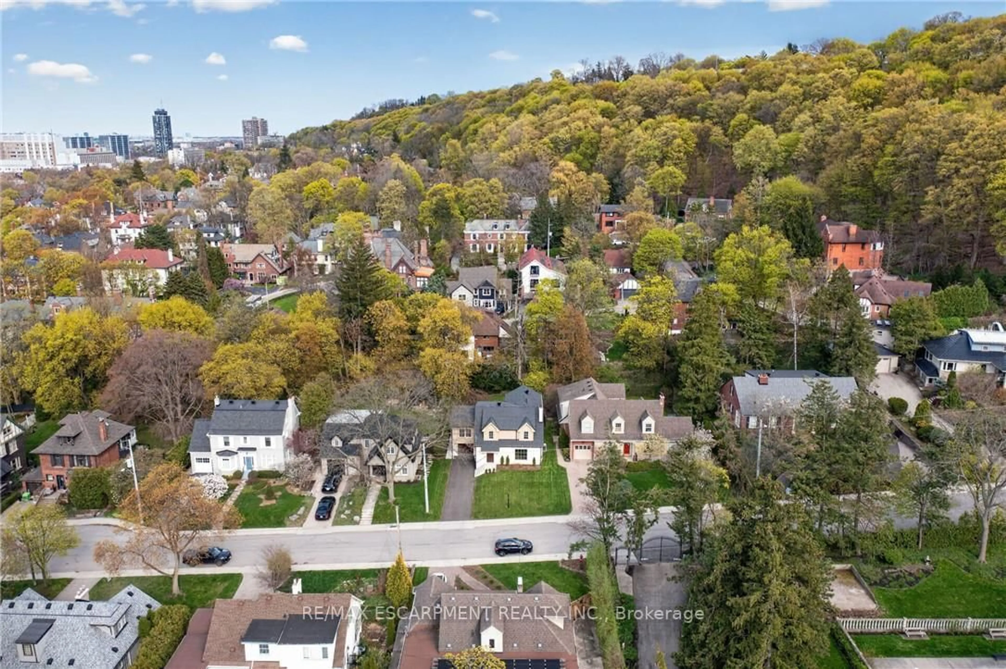 A pic from outside/outdoor area/front of a property/back of a property/a pic from drone, street for 393 HESS St, Hamilton Ontario L8P 3R2