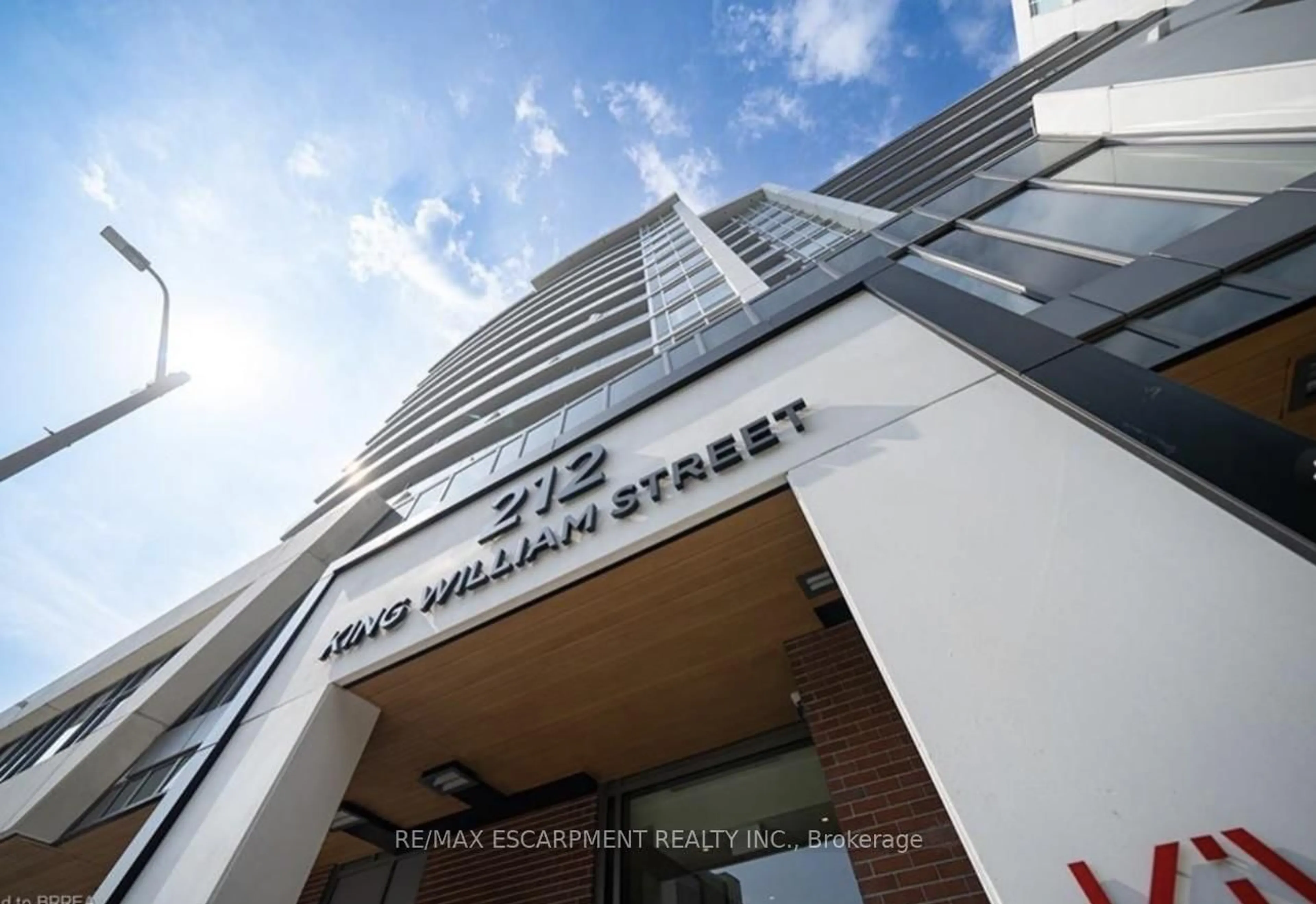 Indoor foyer for 212 KING WILLIAM St #1109, Hamilton Ontario L8R 0A7