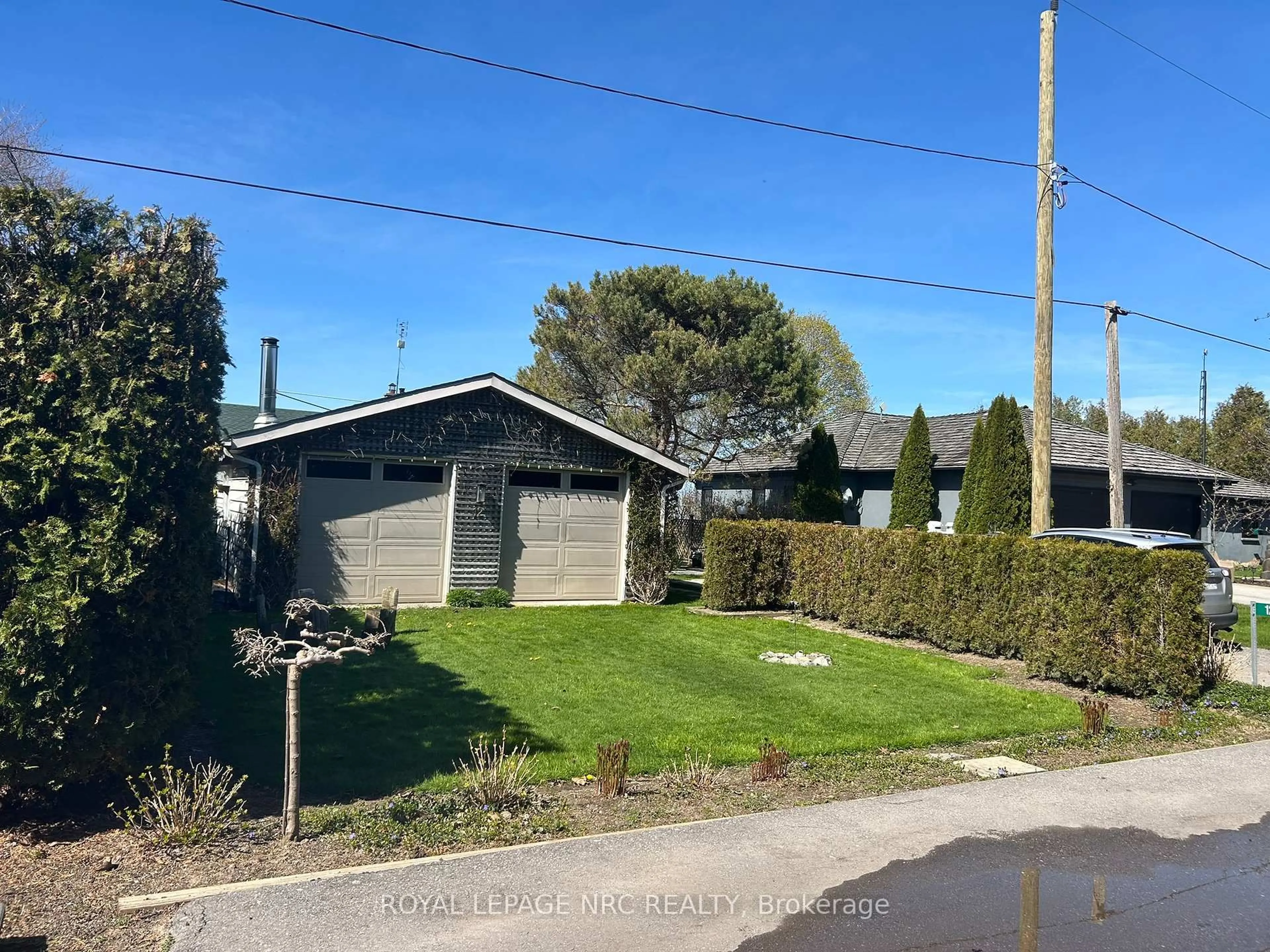 A pic from outside/outdoor area/front of a property/back of a property/a pic from drone, street for 12 Firelane   2B,  R.R.#3 Rd, Niagara-on-the-Lake Ontario L0S 1J0