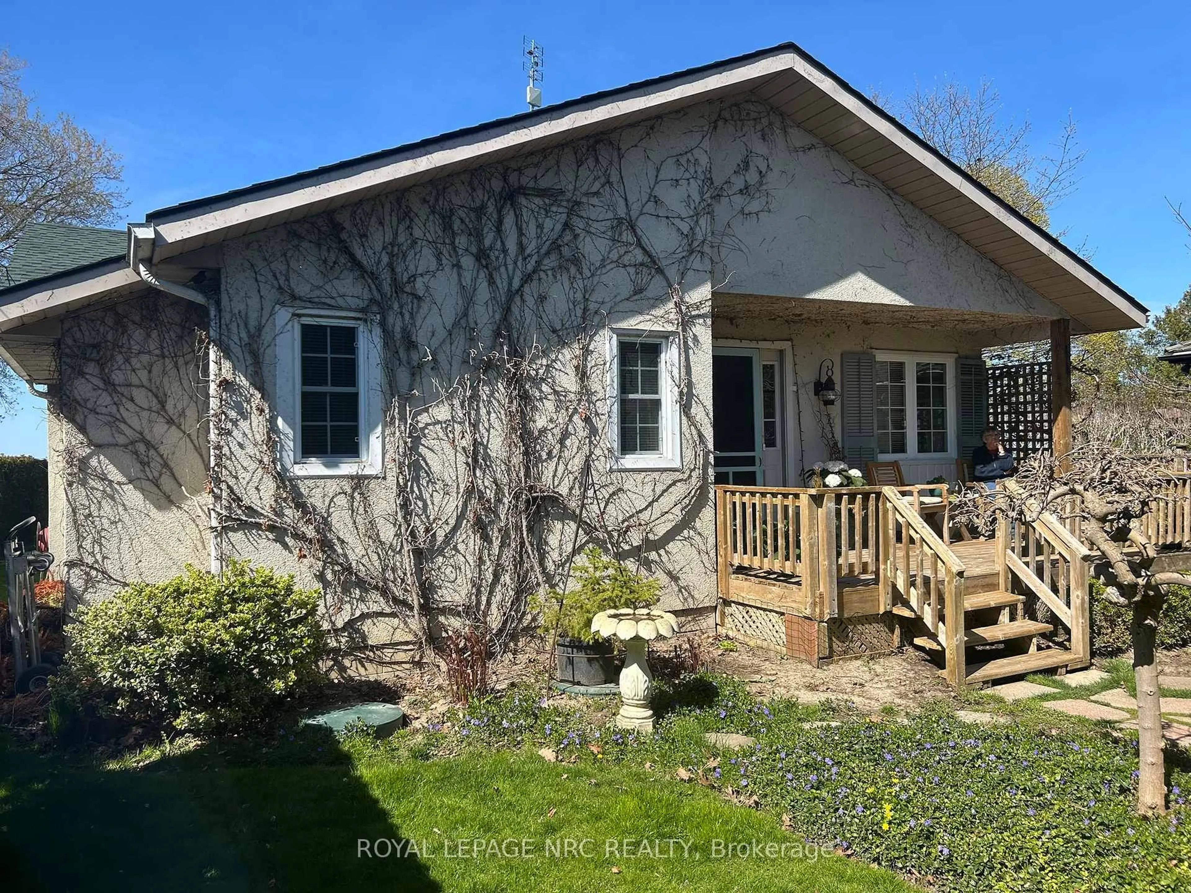 A pic from outside/outdoor area/front of a property/back of a property/a pic from drone, unknown for 12 Firelane   2B,  R.R.#3 Rd, Niagara-on-the-Lake Ontario L0S 1J0