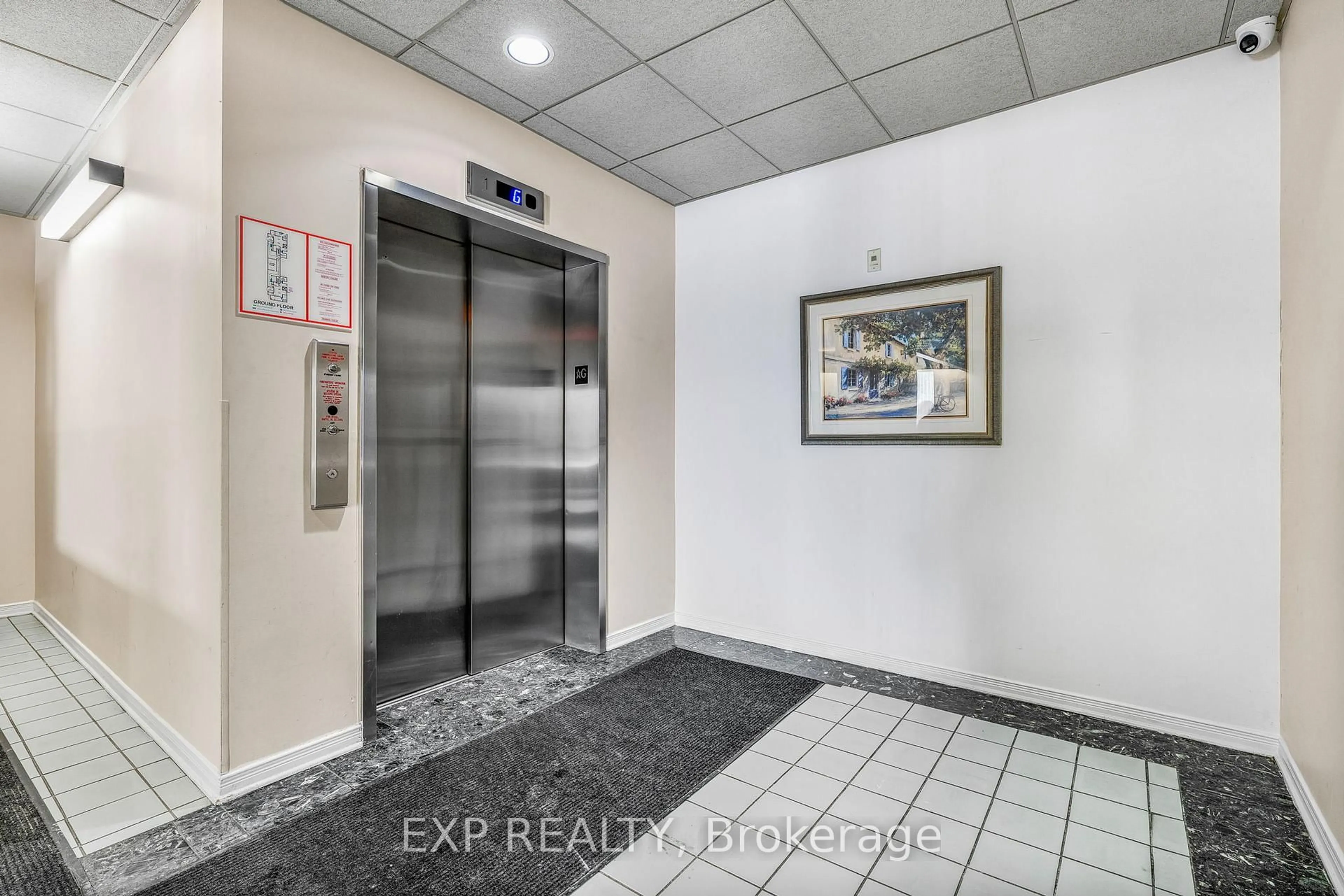 Indoor foyer for 330 Centrum Blvd #510, Ottawa Ontario K1E 3W2