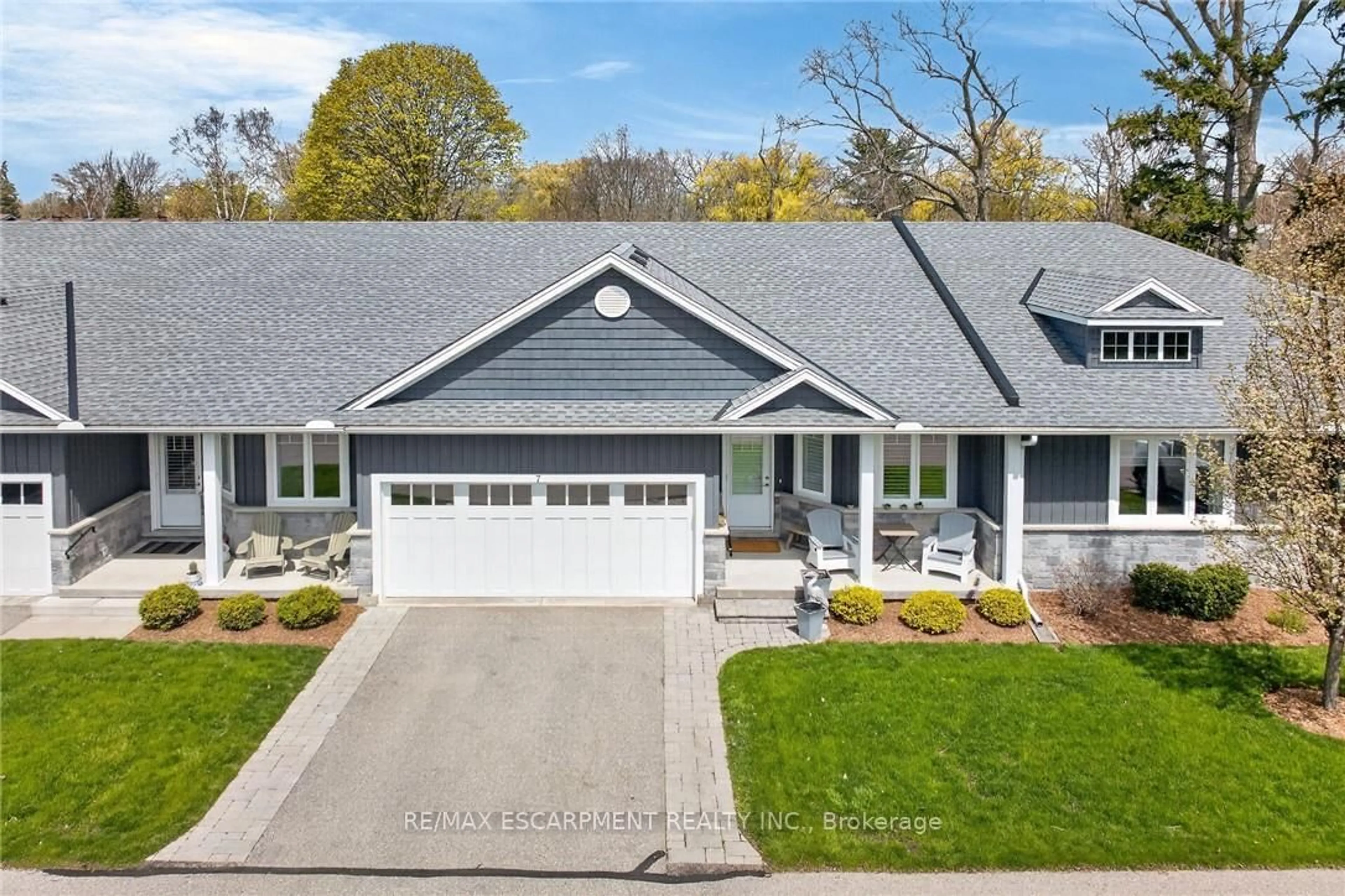 Home with vinyl exterior material, street for 418 Nelson St #7, Norfolk Ontario N0A 1N4