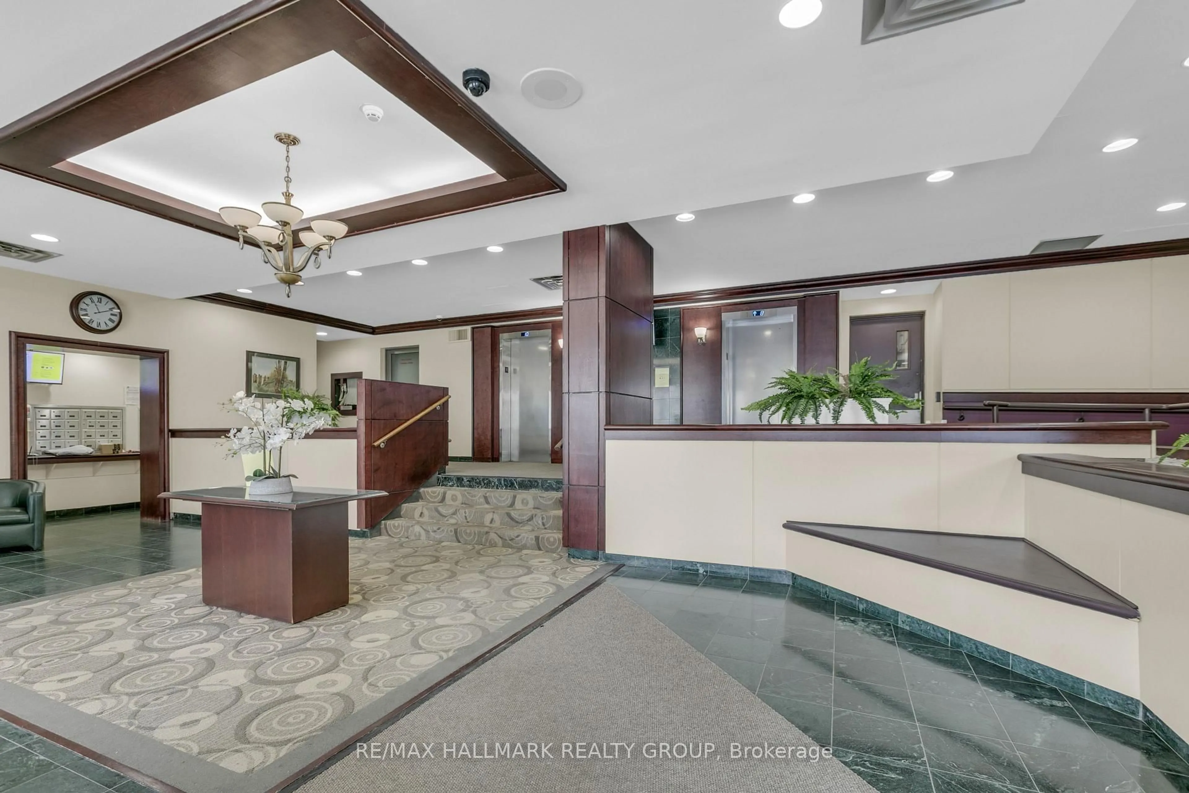 Lobby for 200 Lafontaine Ave #401, Ottawa Ontario K1L 8K8