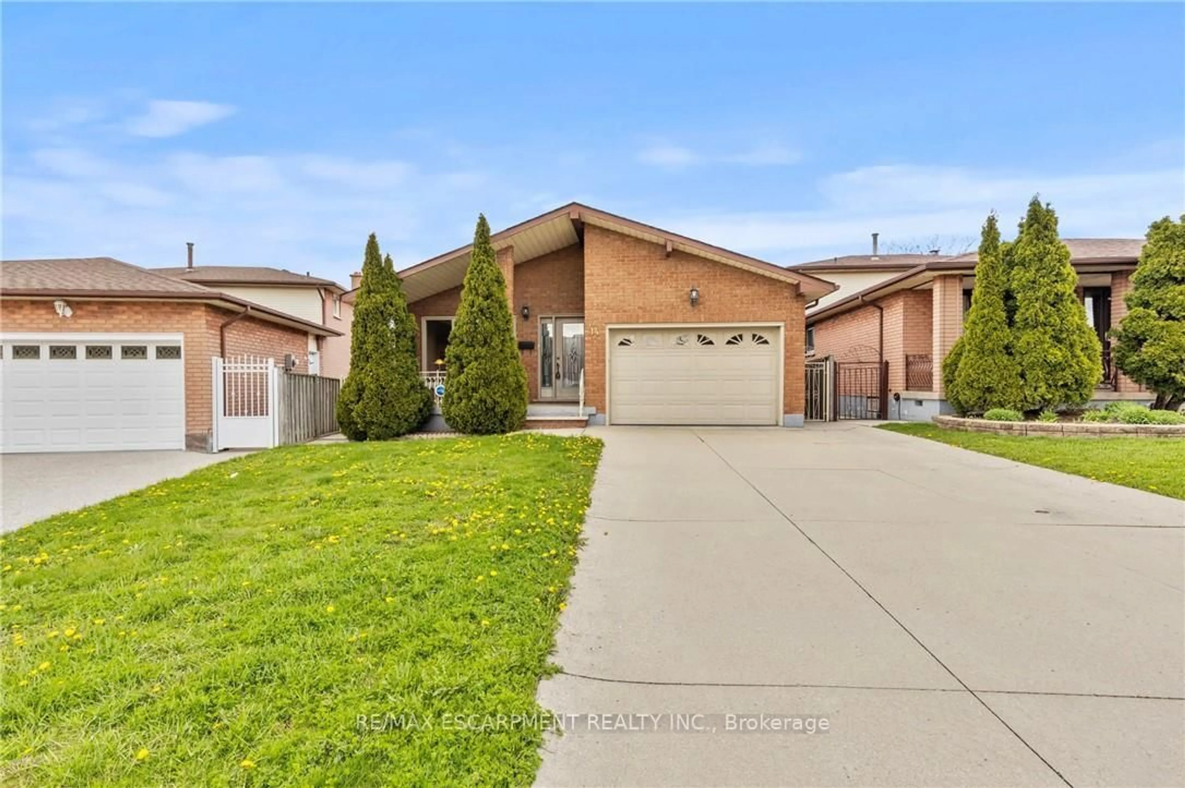 Home with brick exterior material, street for 14 Indian Cres, Hamilton Ontario L8V 4V6