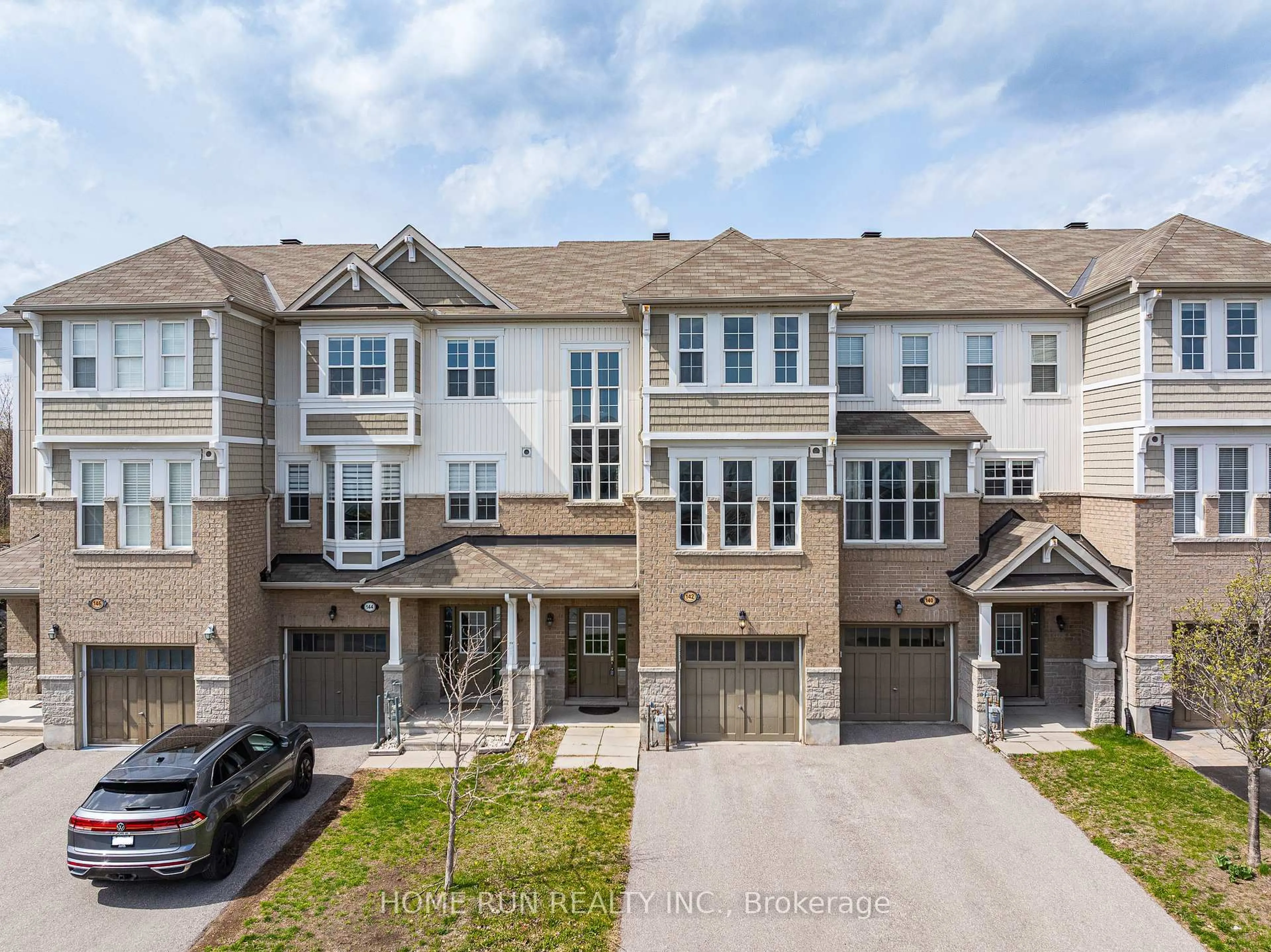A pic from outside/outdoor area/front of a property/back of a property/a pic from drone, unknown for 142 Battersea Cres, Kanata Ontario K2T 0C5