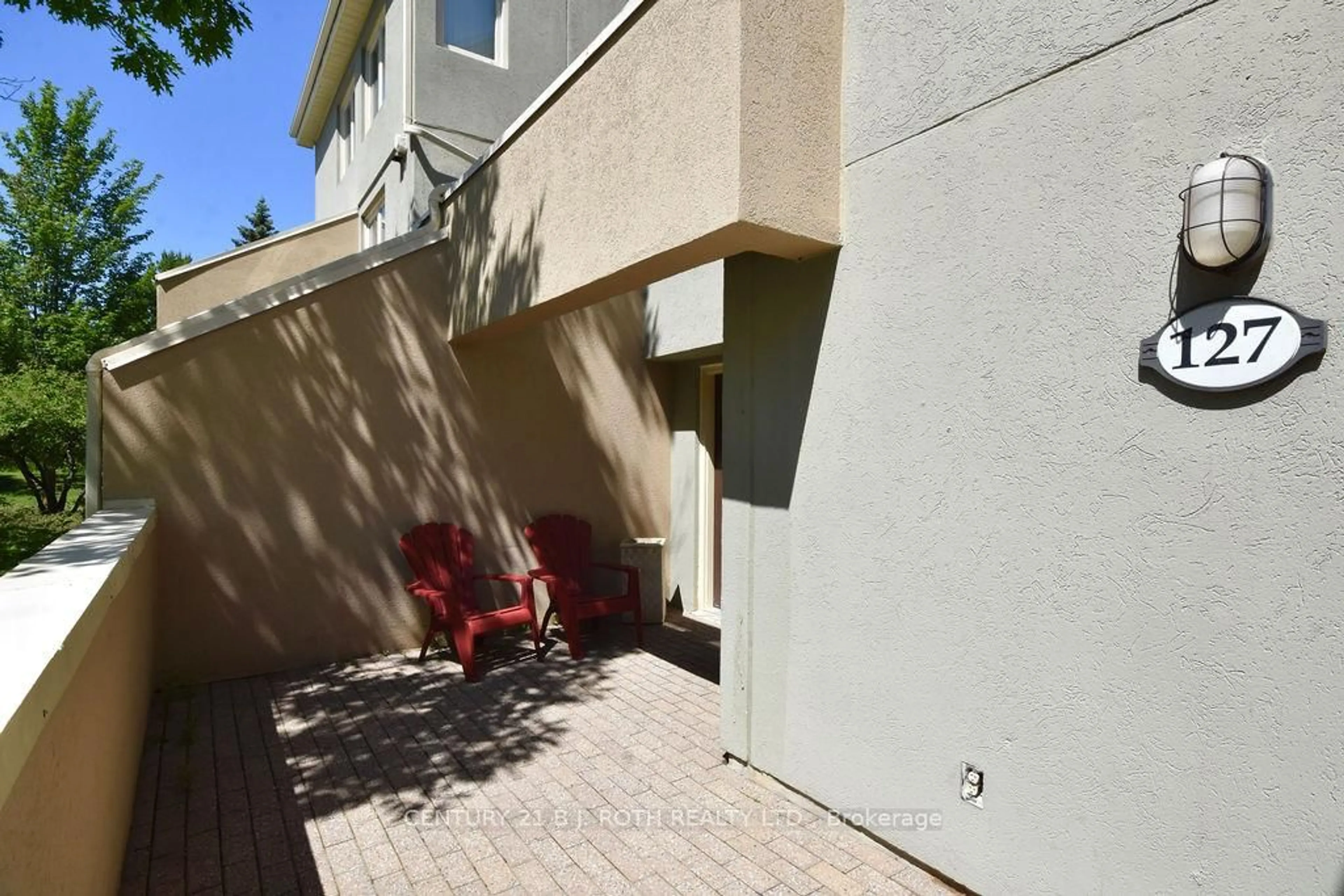 Patio, street for 107 Wintergreen Pl #127, Blue Mountains Ontario L9Y 0P8