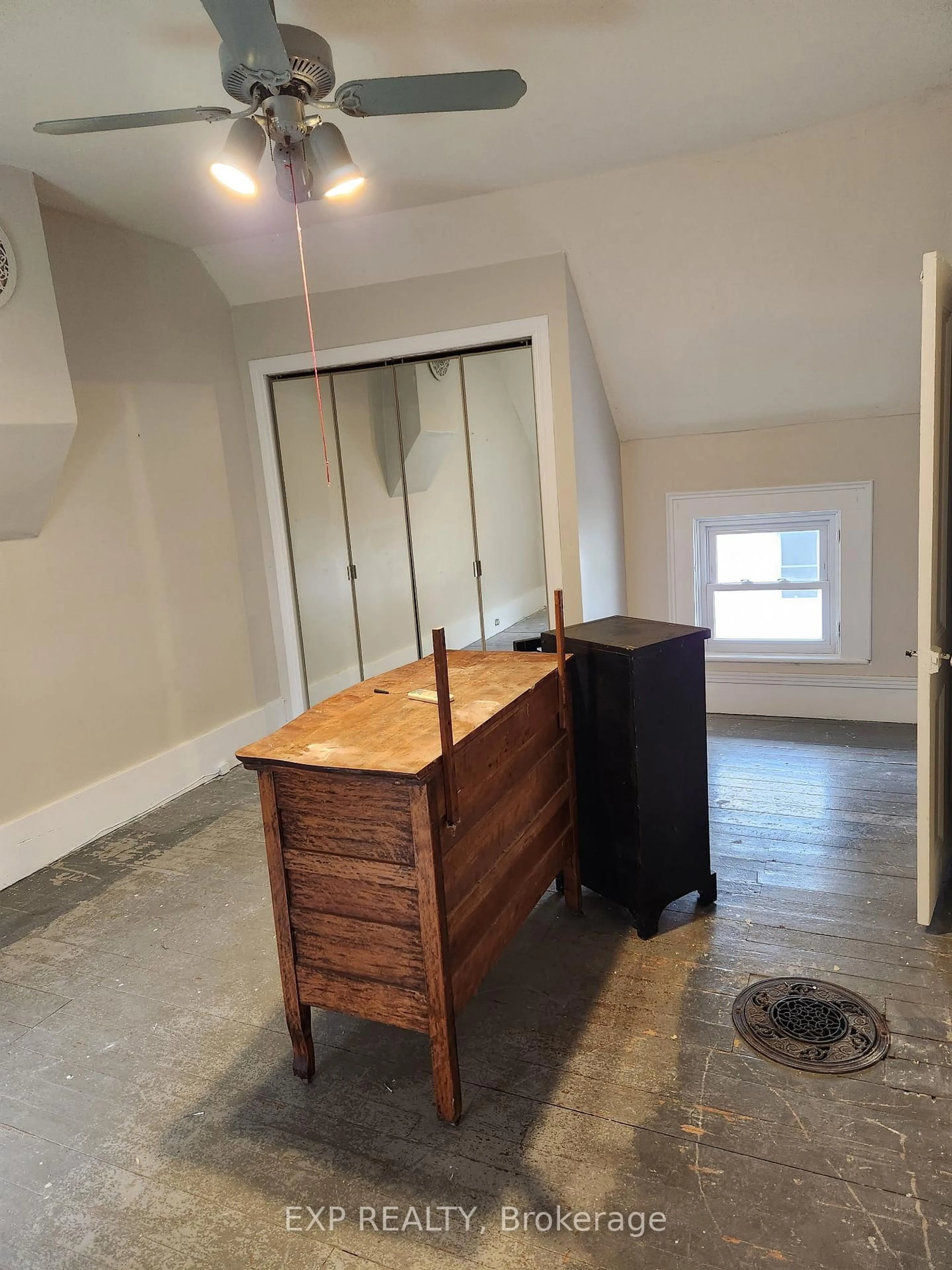 A pic of a room for 10577 Moun Main St, North Dundas Ontario K0E 1W0