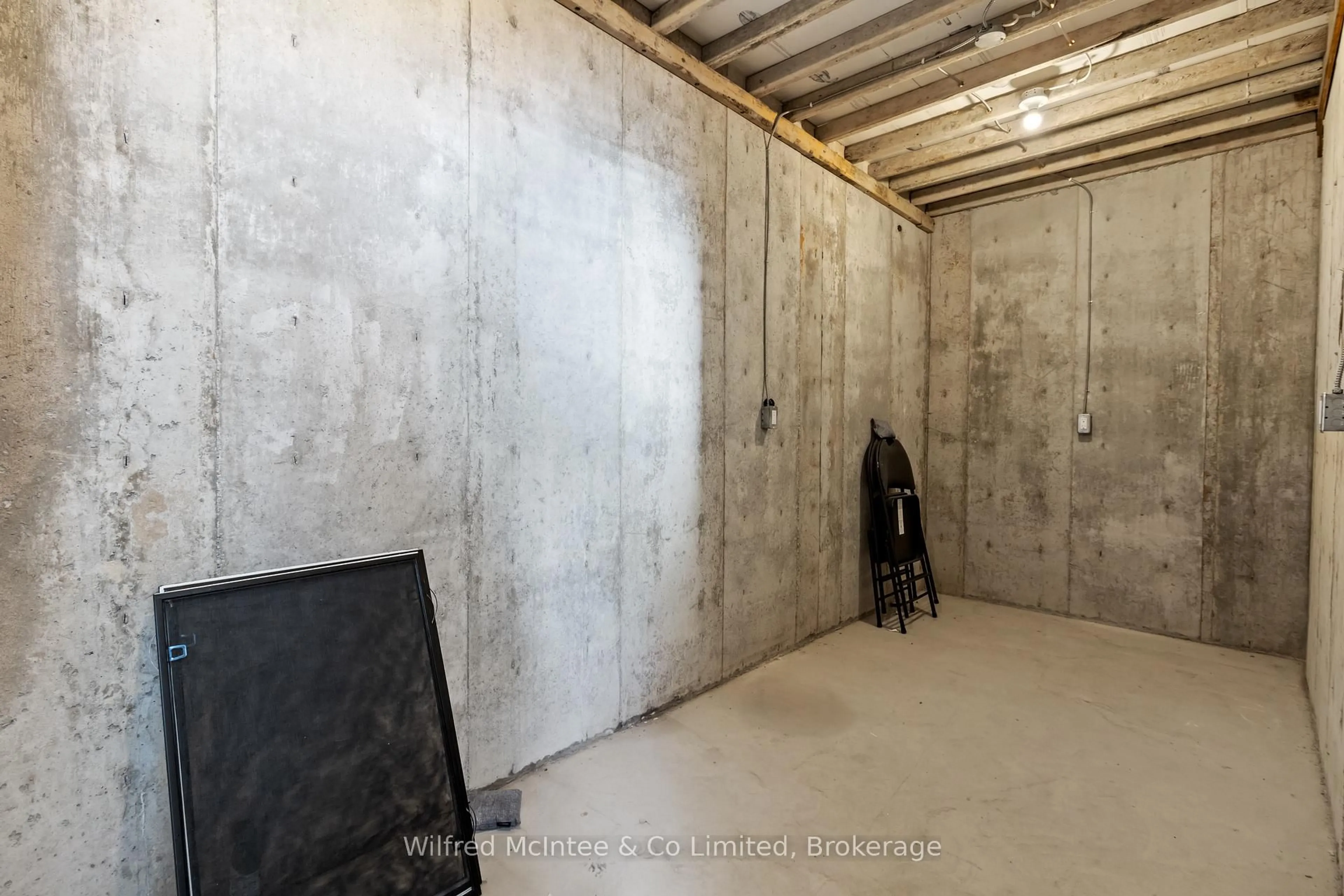 A pic of a room for 107 Ottawa Ave, Saugeen Shores Ontario N0H 2L0