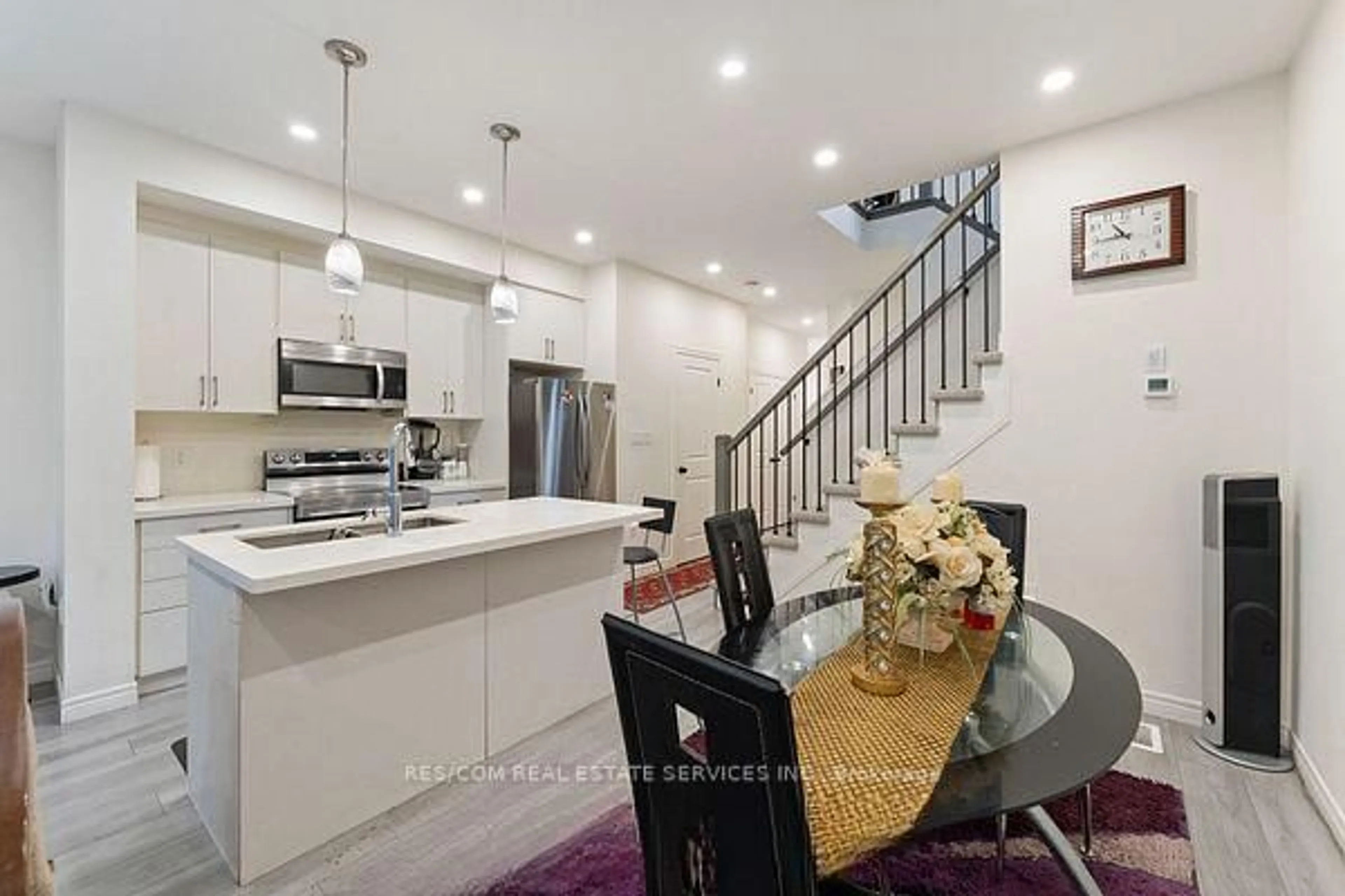 Open concept kitchen, unknown for 535 Quebec St, Hamilton Ontario L8H 6V3