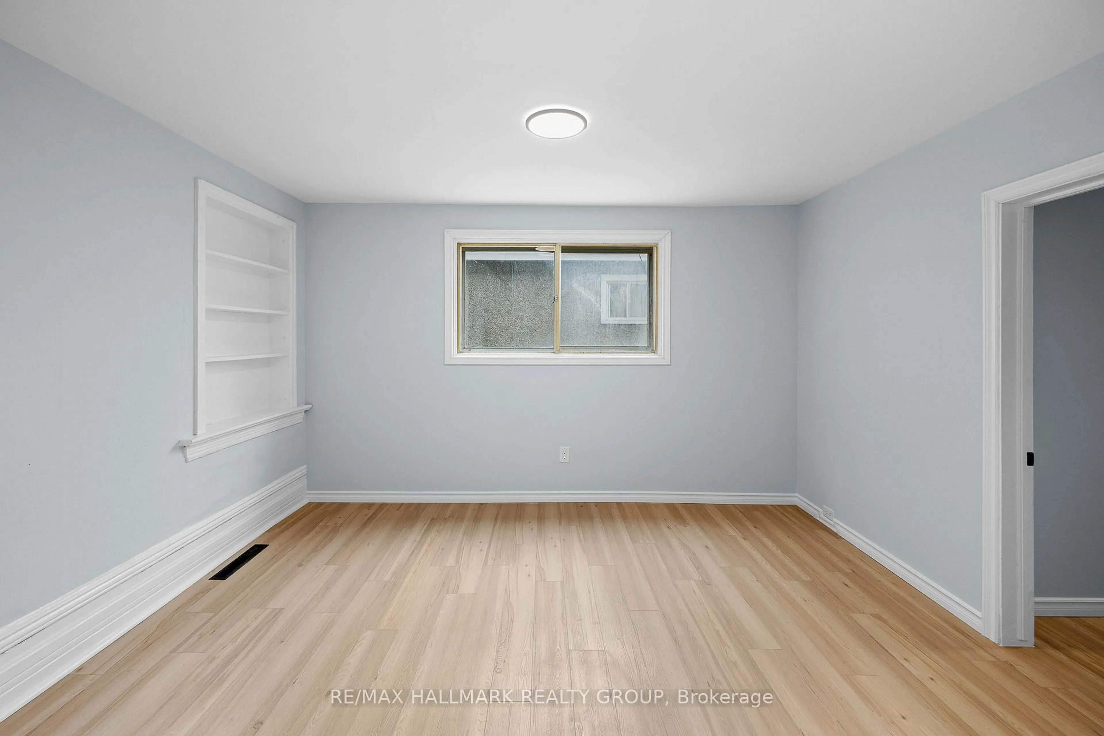 A pic of a room for 267 PARK St, Ottawa Ontario K1L 7G9