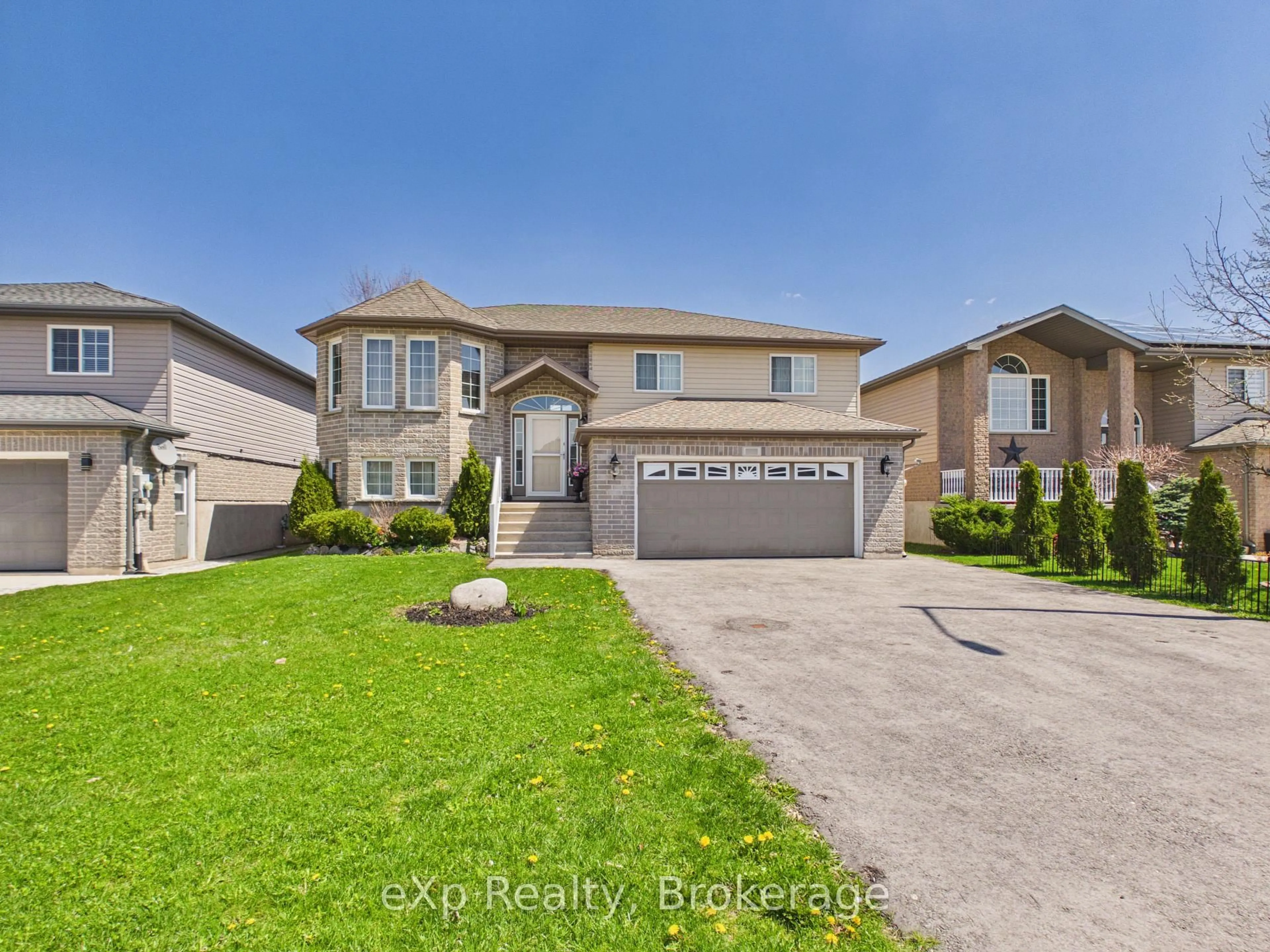 A pic from outside/outdoor area/front of a property/back of a property/a pic from drone, street for 241 17th Ave, Hanover Ontario N4N 3V4