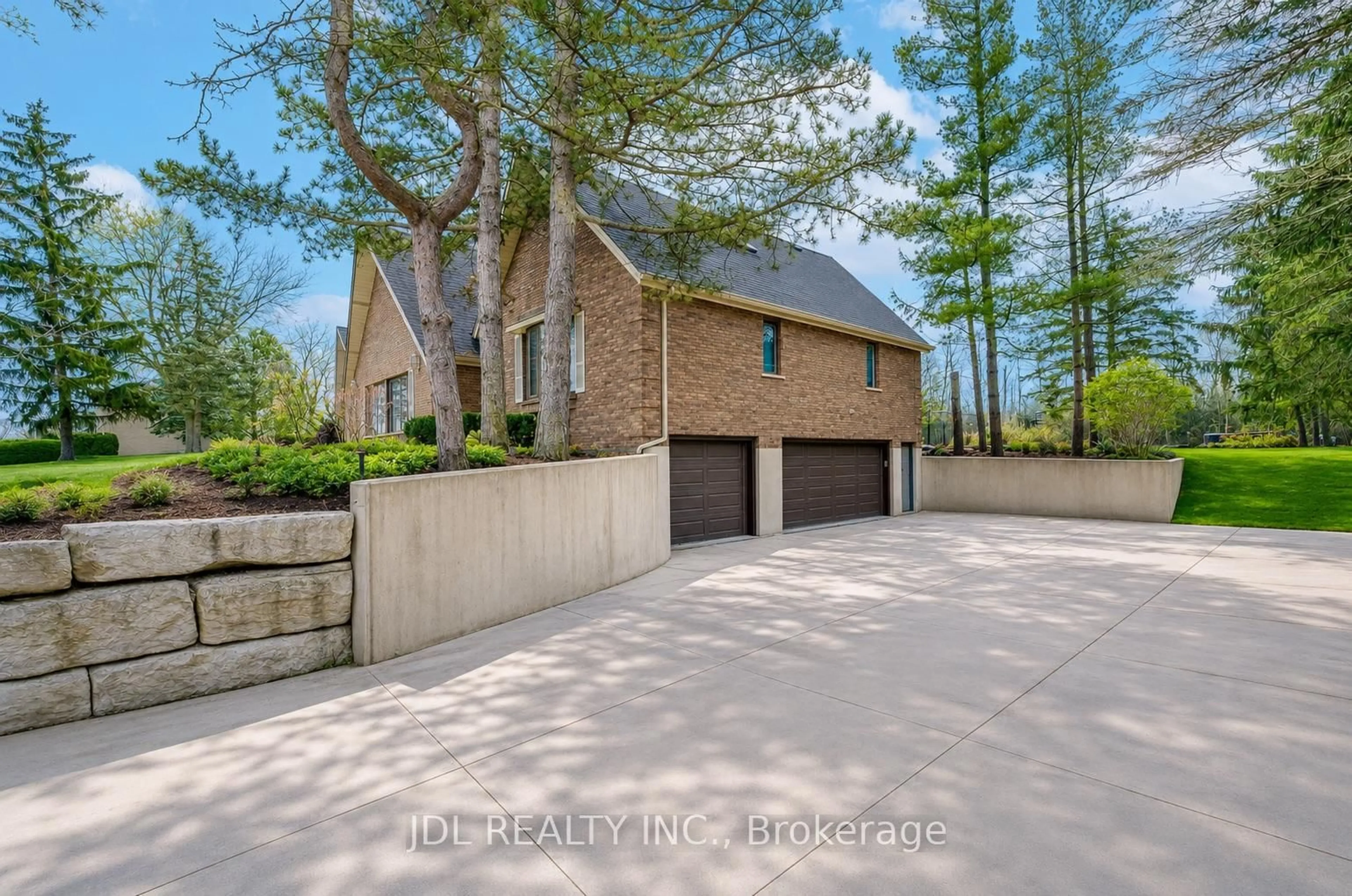 Unknown for 2033 Niagara River Pkwy, Fort Erie Ontario L2A 5M4