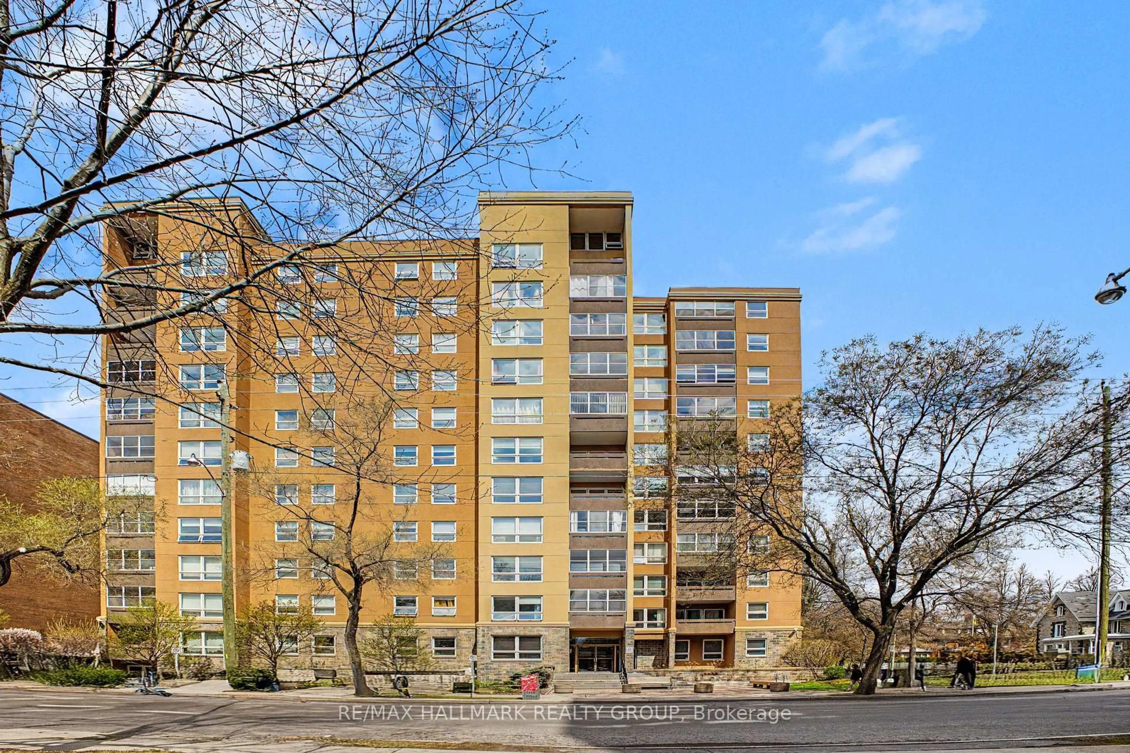 Unknown for 373 Laurier Ave #405, Ottawa Ontario K1N 8X6