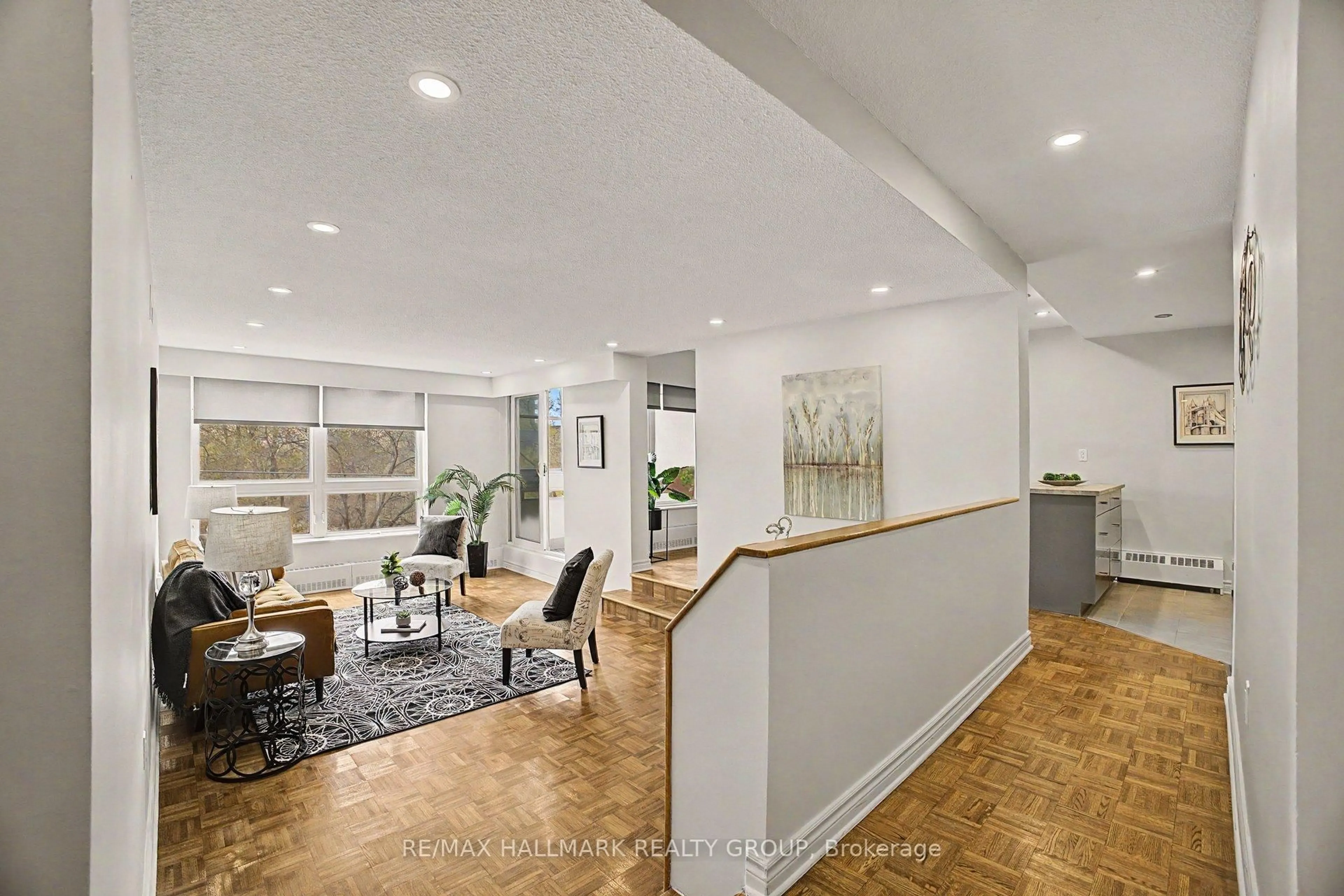 Unknown for 373 Laurier Ave #405, Ottawa Ontario K1N 8X6