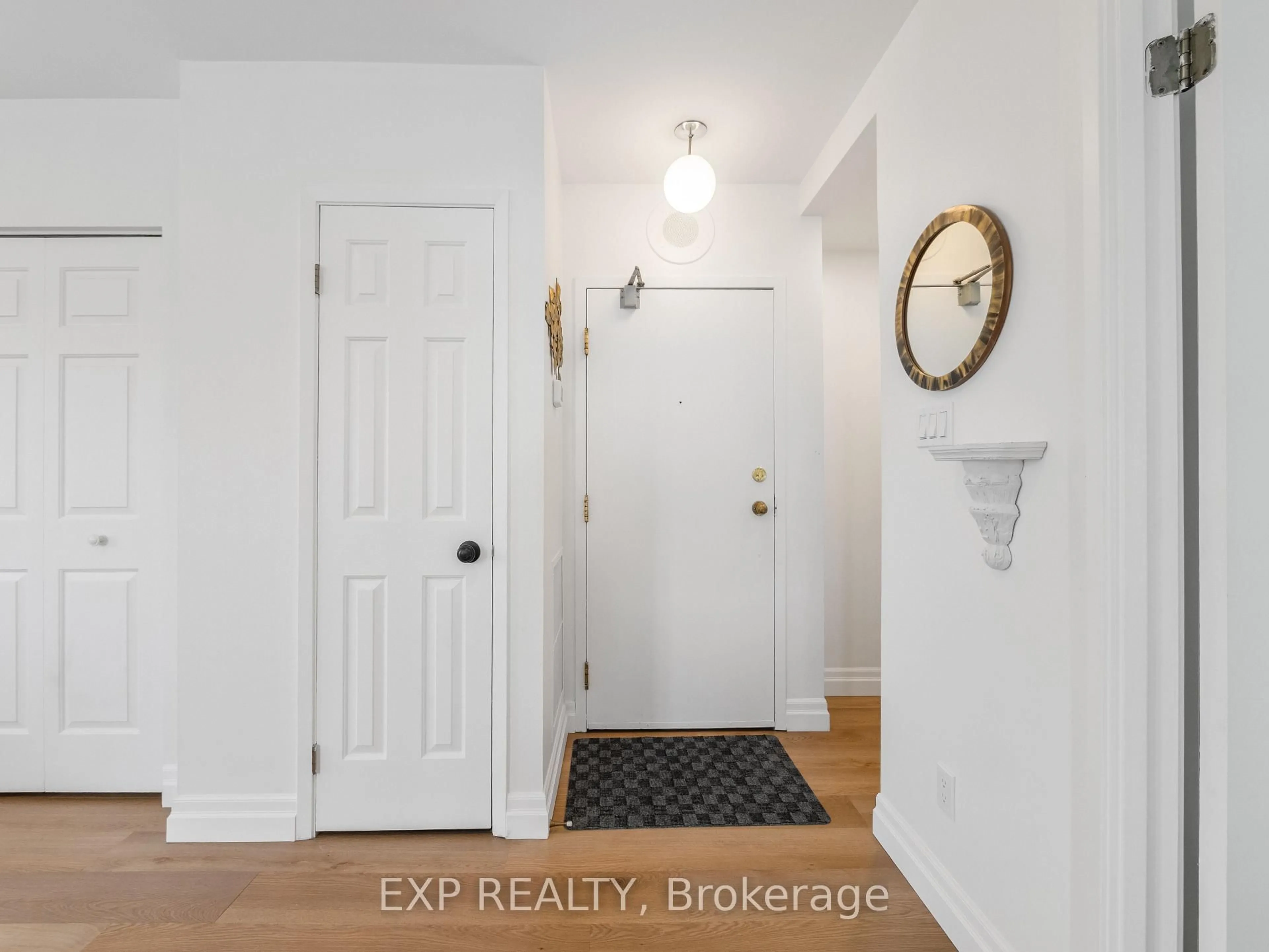 Indoor entryway for 36 James St #805, Hamilton Ontario L8P 4W4