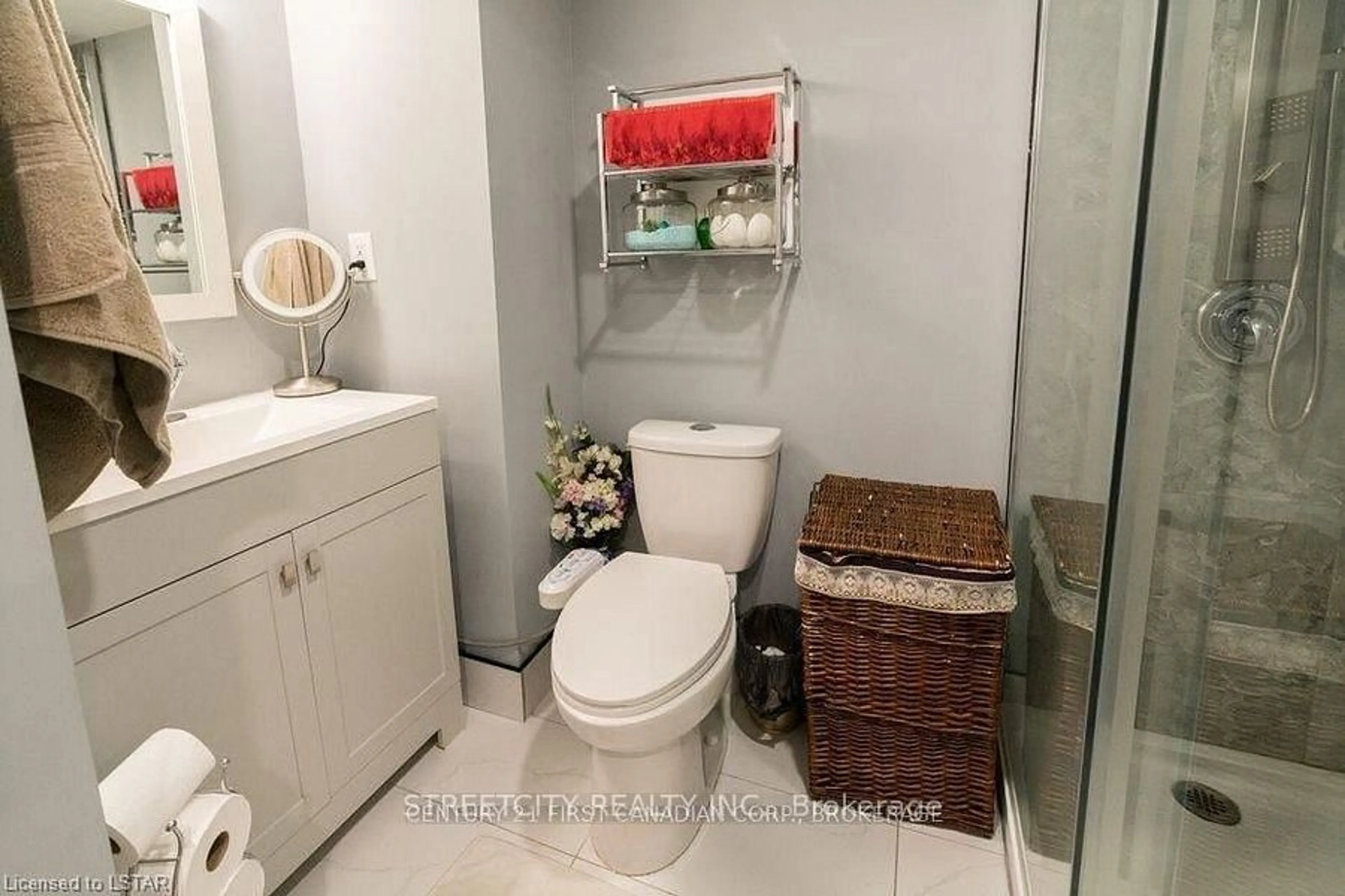 Standard bathroom, ceramic/tile floor for 43 Renny Cres, London South Ontario N6E 2C4
