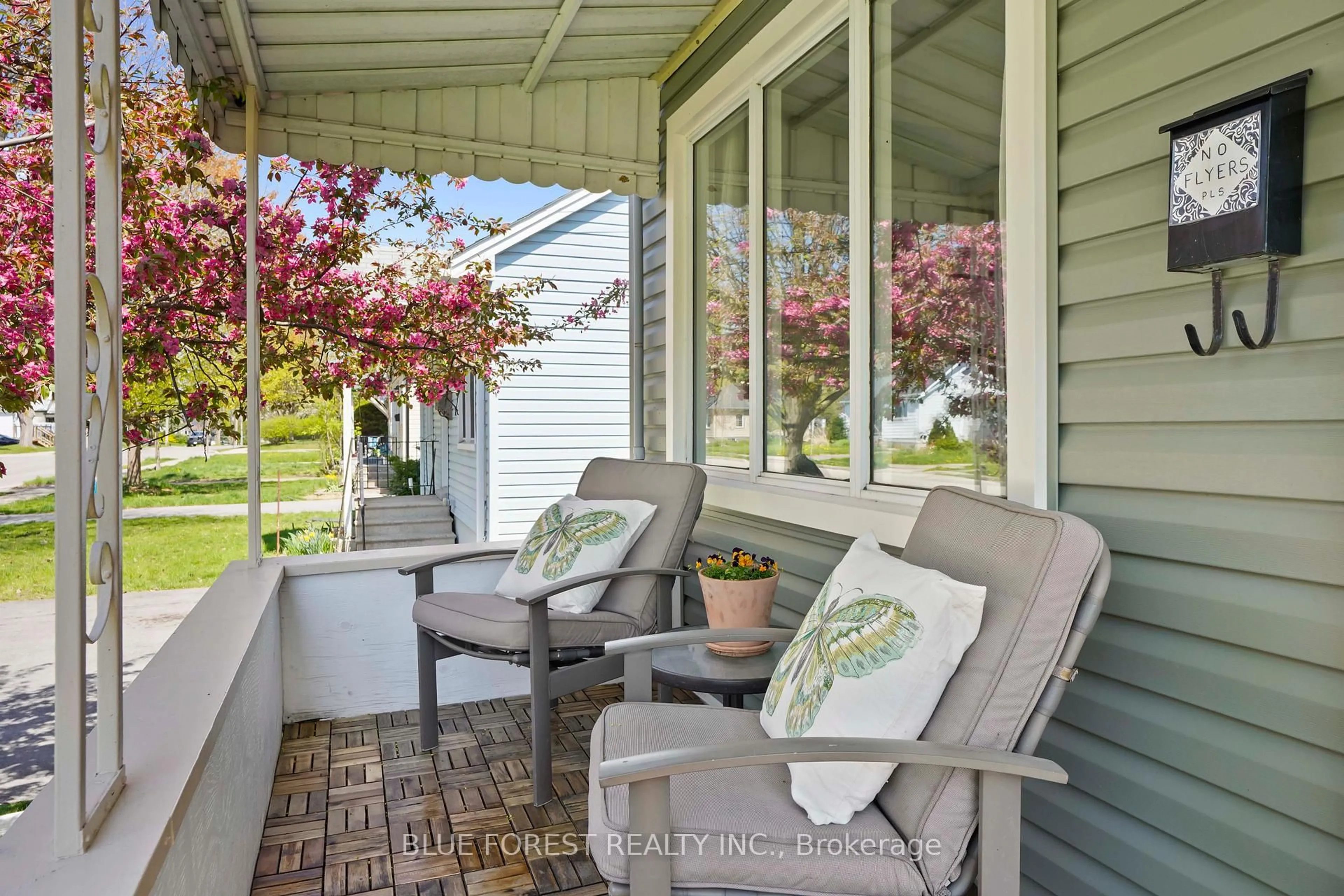 Patio, street for 88 JOSEPHINE St, London South Ontario N5Z 3P3