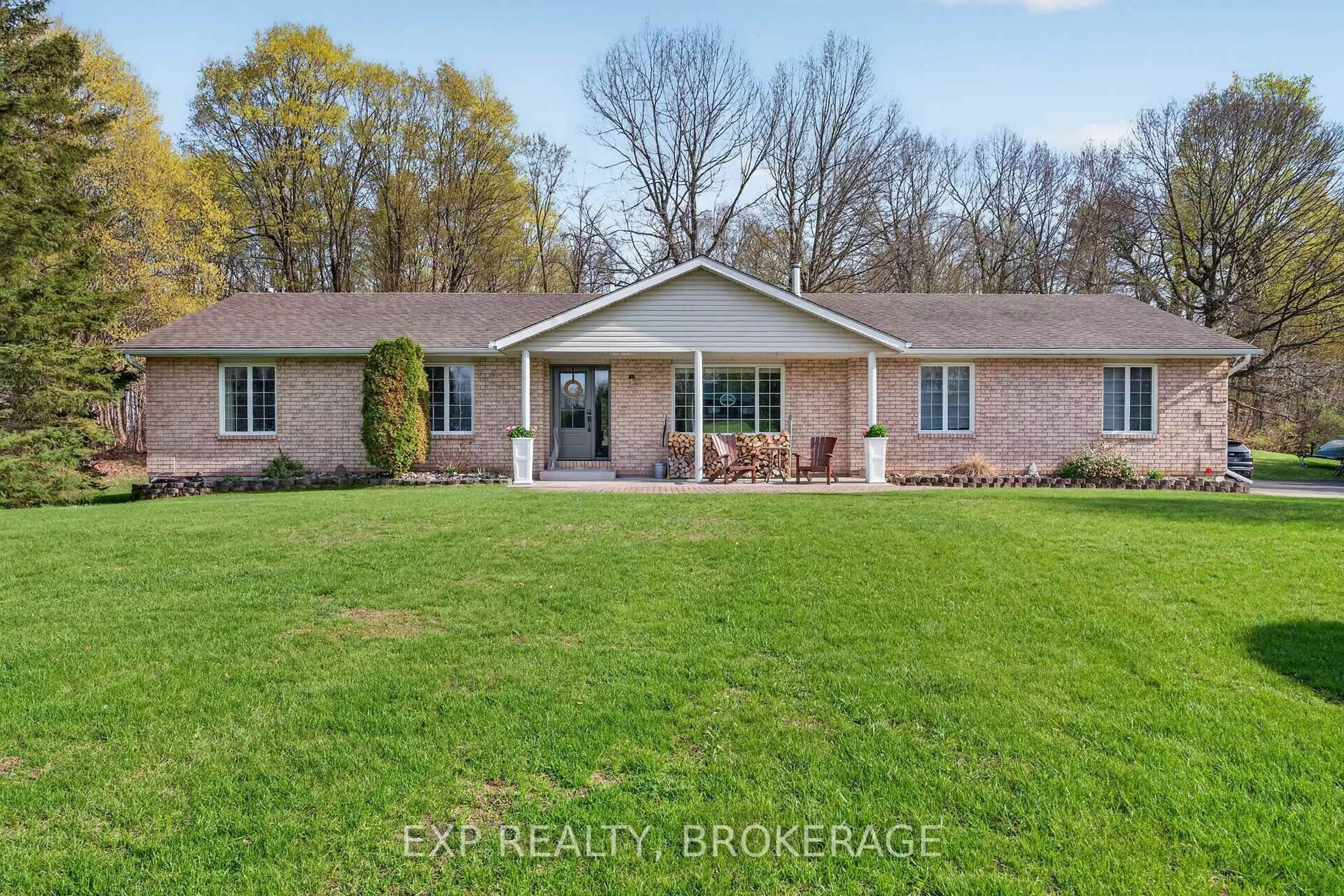A pic from outside/outdoor area/front of a property/back of a property/a pic from drone, street for 487 COUNTY 2 Rd, Front of Leeds & Seeleys Bay Ontario K7G 2V4