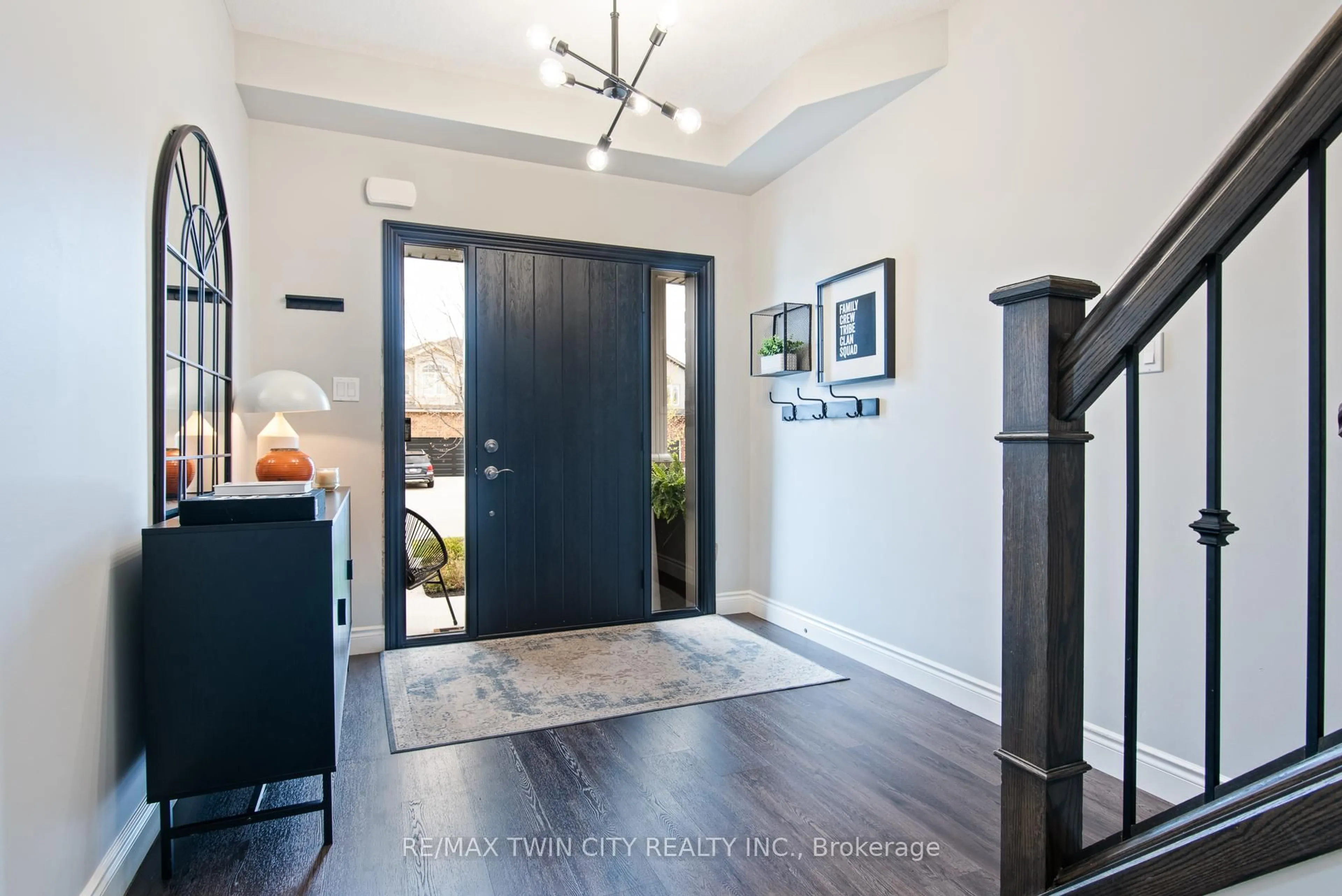 Indoor entryway for 208 Birkinshaw Rd, Cambridge Ontario N1P 0C1