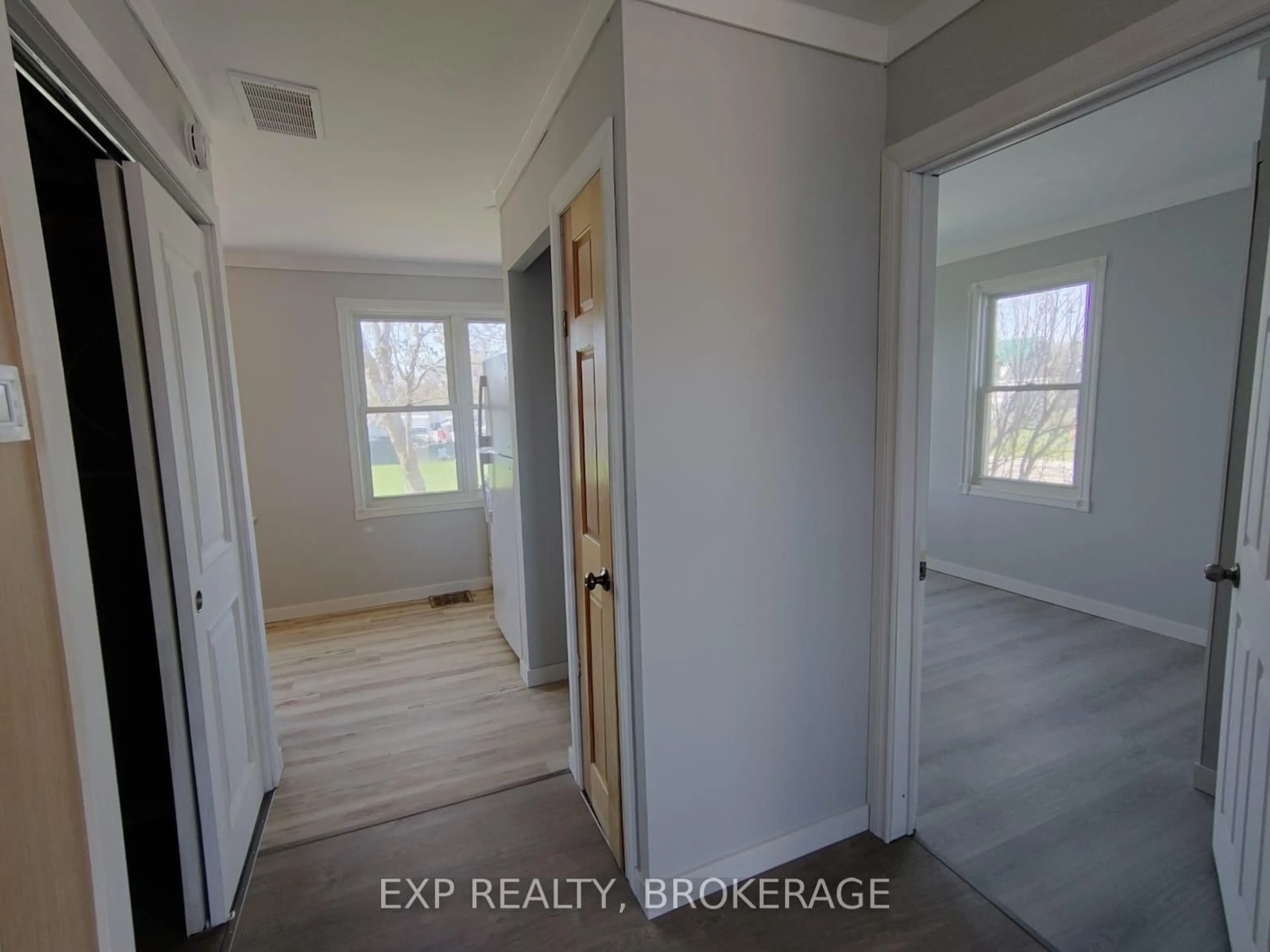 Indoor entryway for 14 LOUIS St, Brockville Ontario K6V 4H5