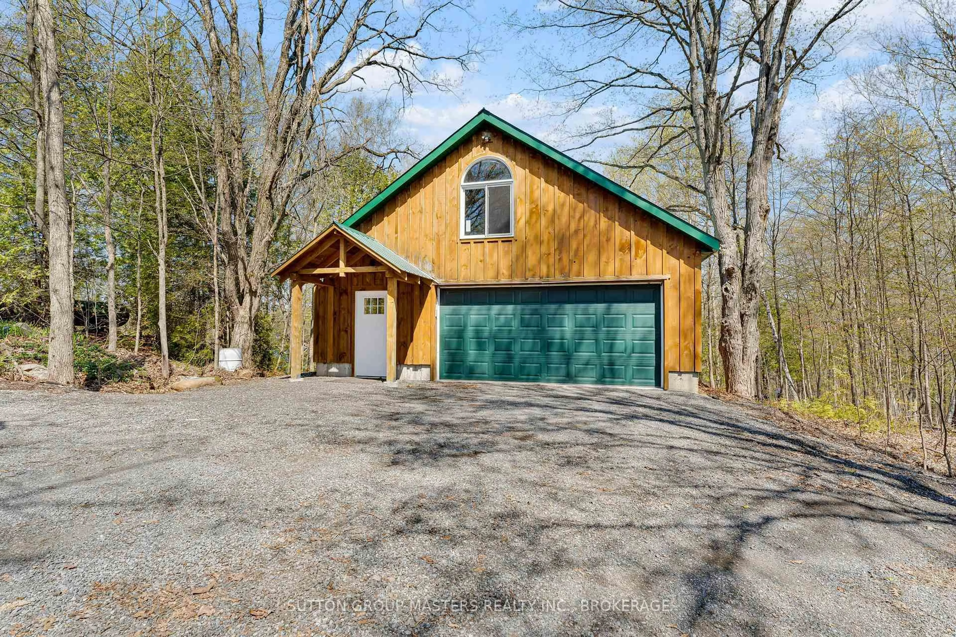 Indoor garage for 1130 Storms Lane, Hartington Ontario K0H 1W0