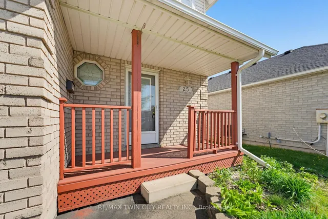 25 Anastasia Cres, Brantford 4