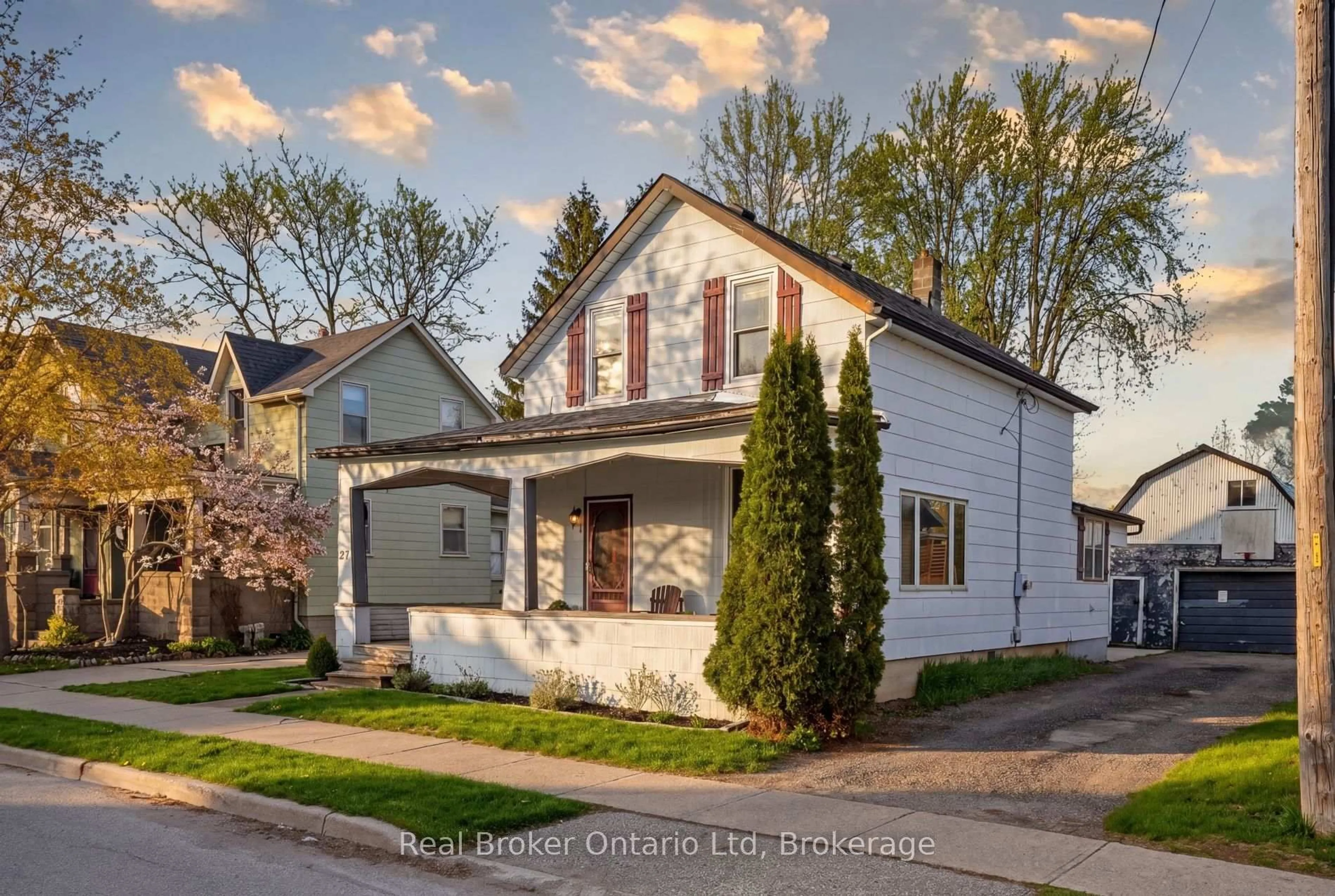 Home with vinyl exterior material, street for 27 Wellington St, East Zorra-Tavistock Ontario N0B 2R0
